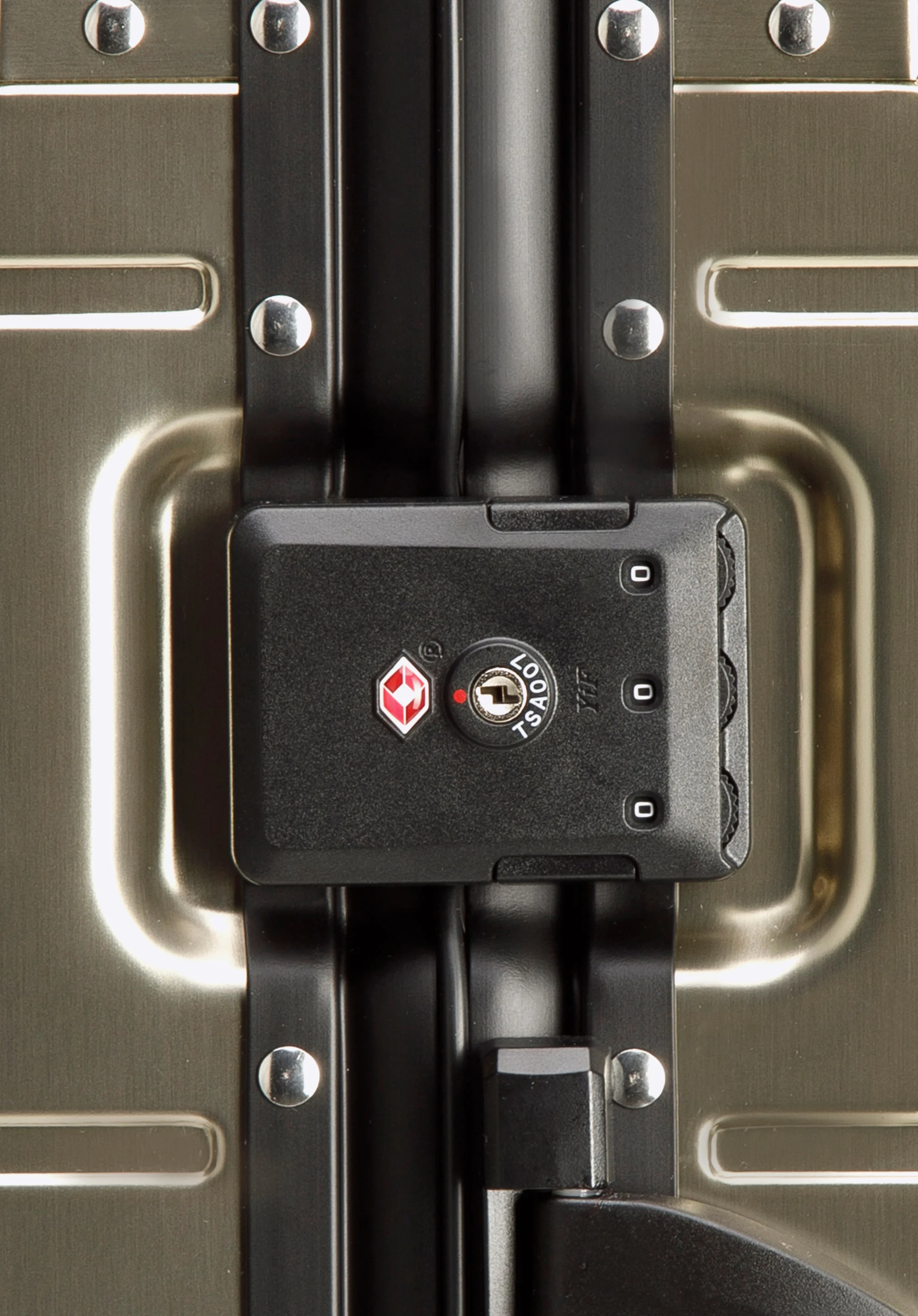 Walizka kabinowa z aluminium