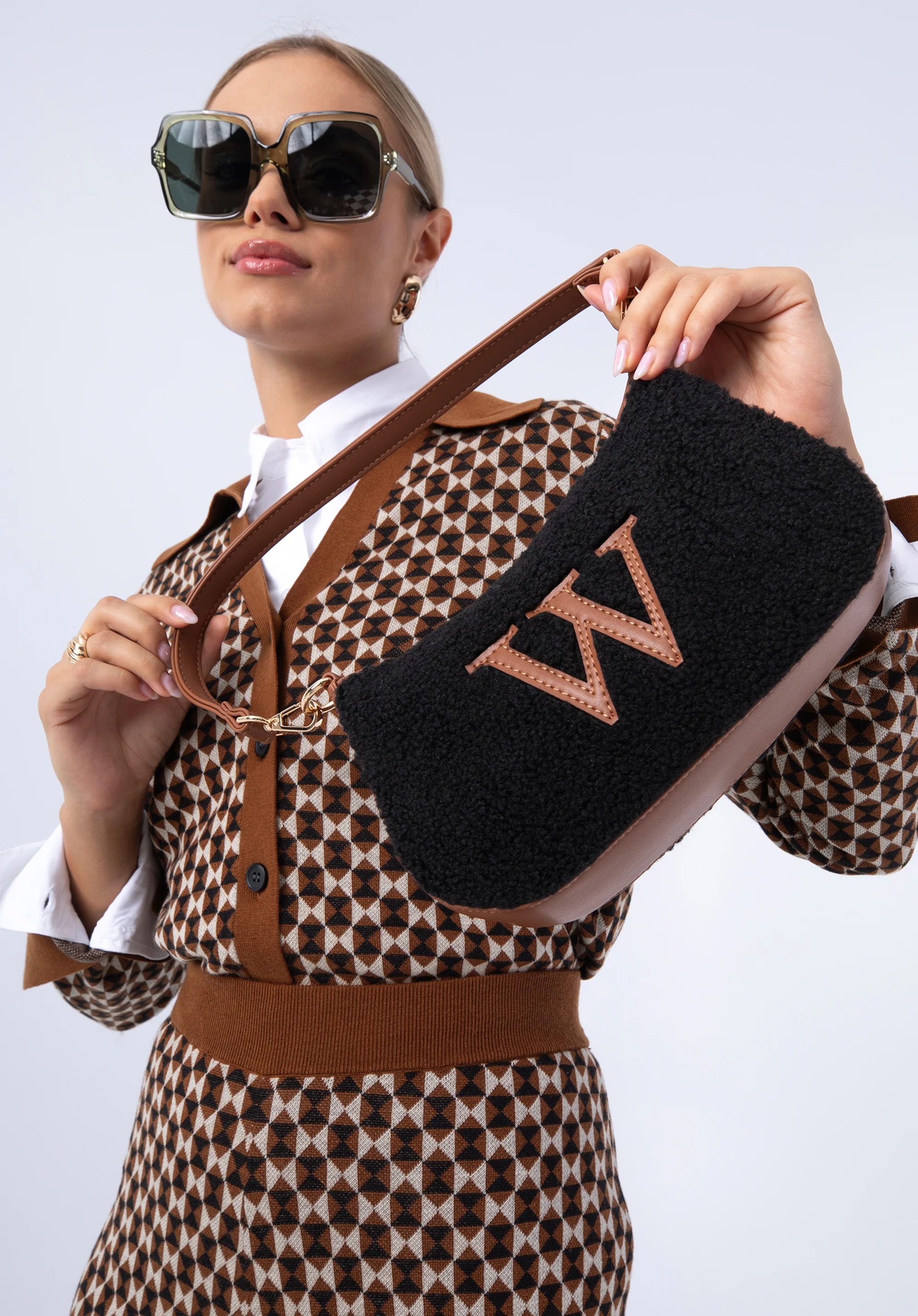 Torebka bagietka ze sztucznym futerkiem mała