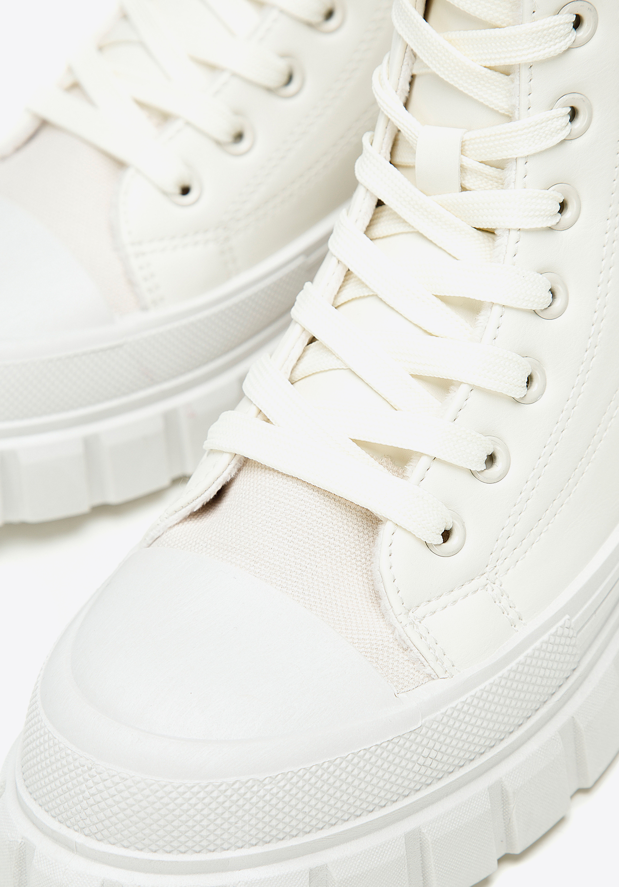 Damskie sneakersy na platformie klasyczne