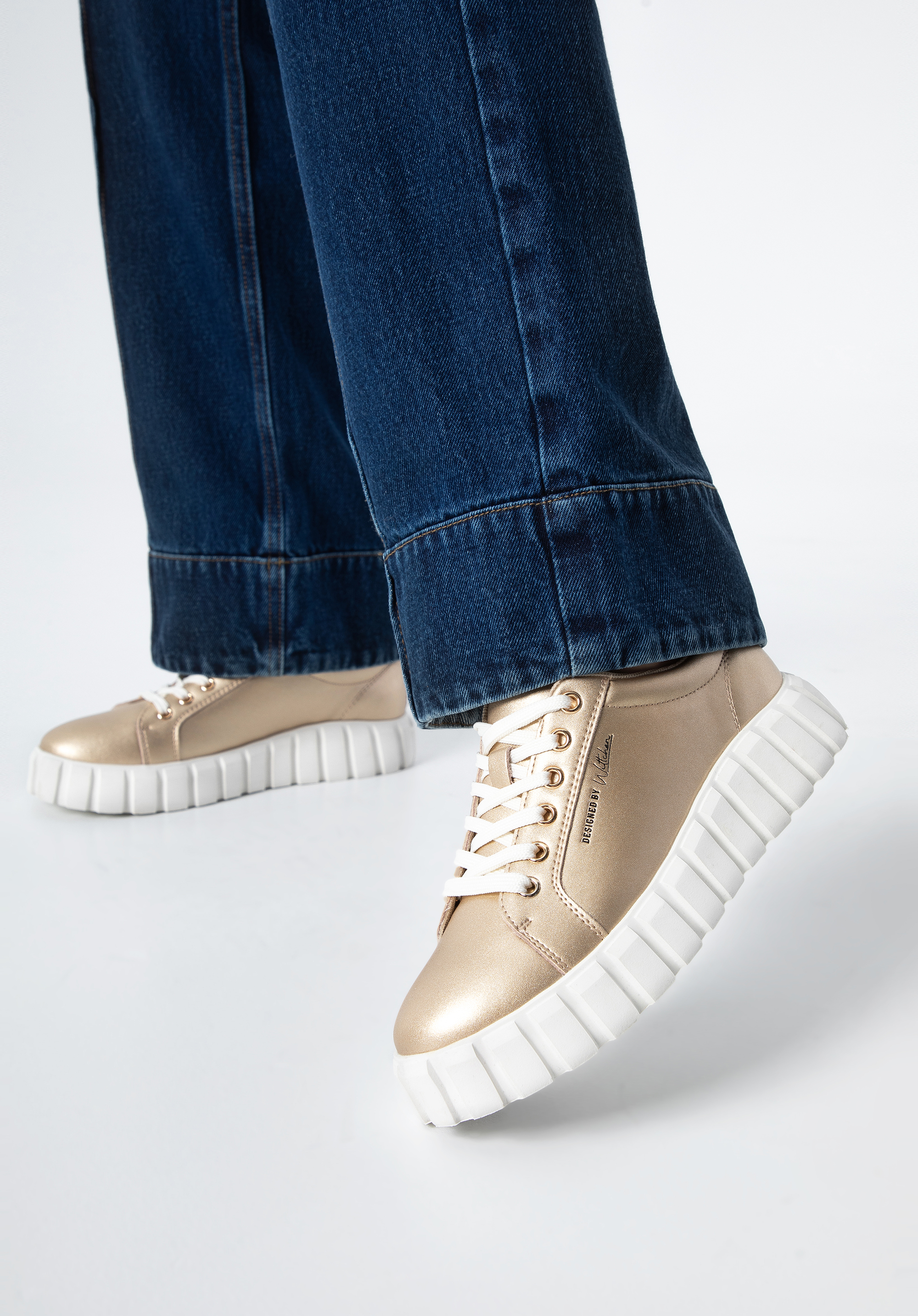 Damskie sneakersy skórzane na grubej platformie