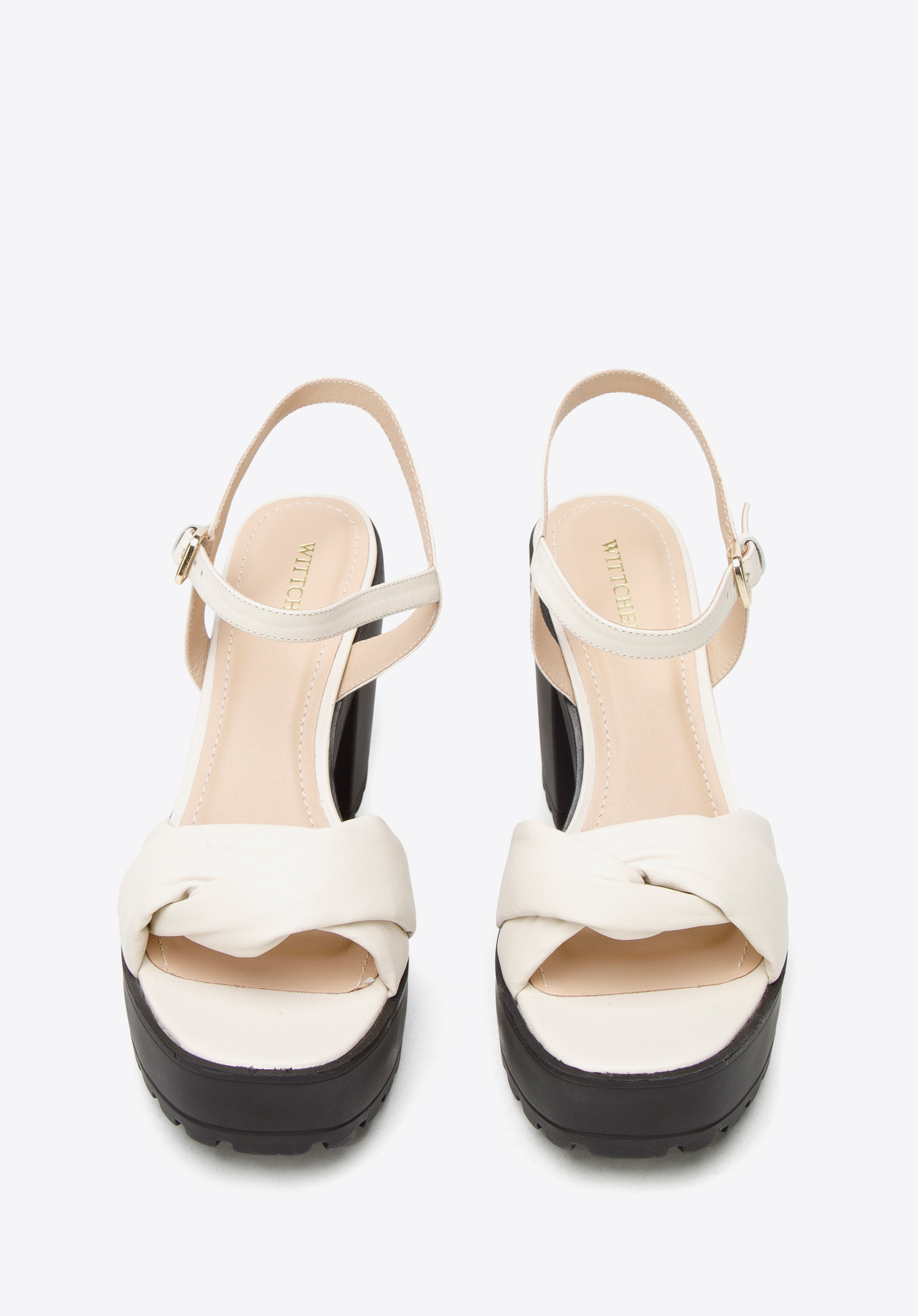 Sandały skórzane z miękkim paskiem na platformie