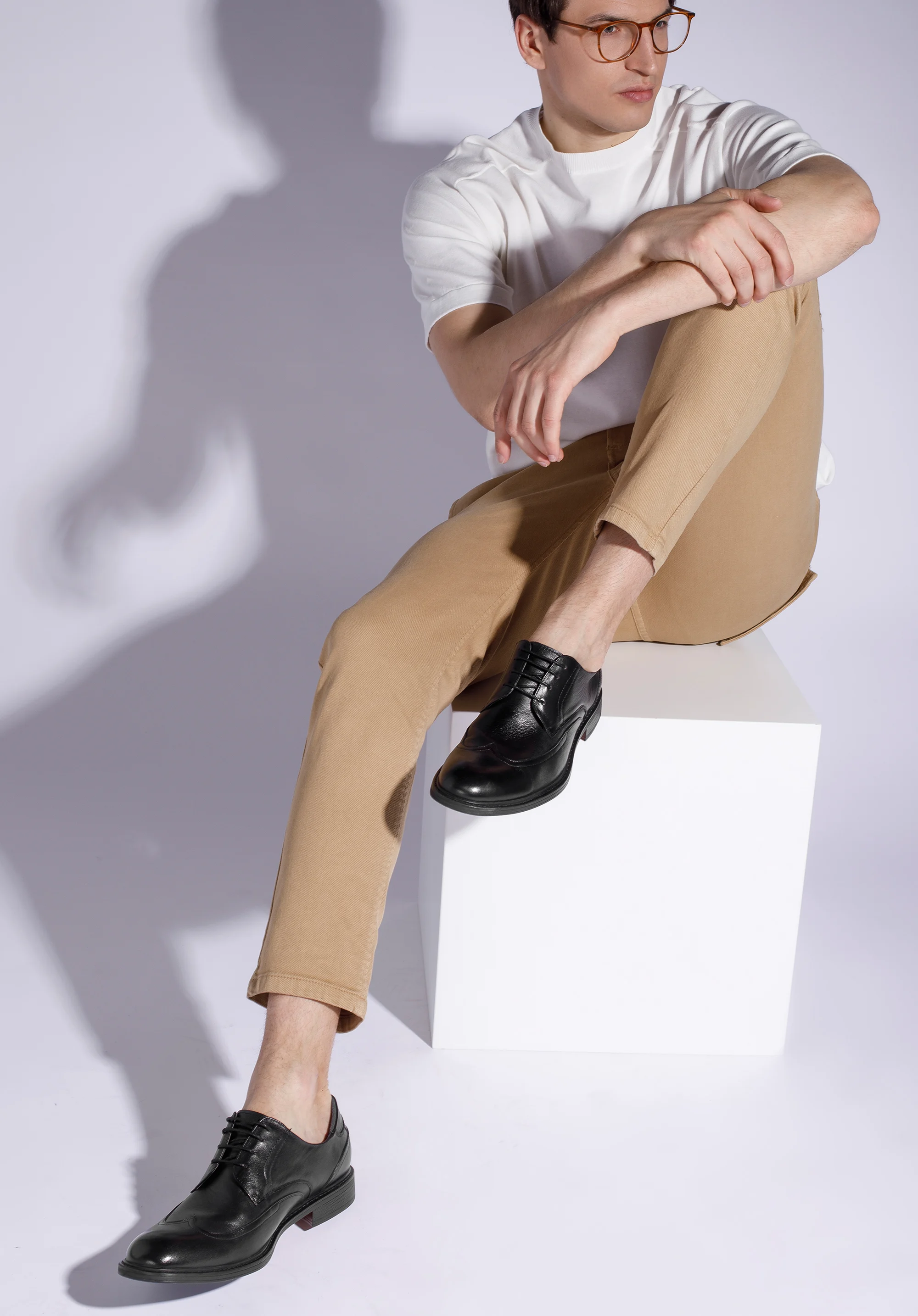 Męskie półbuty skórzane z przeszyciami