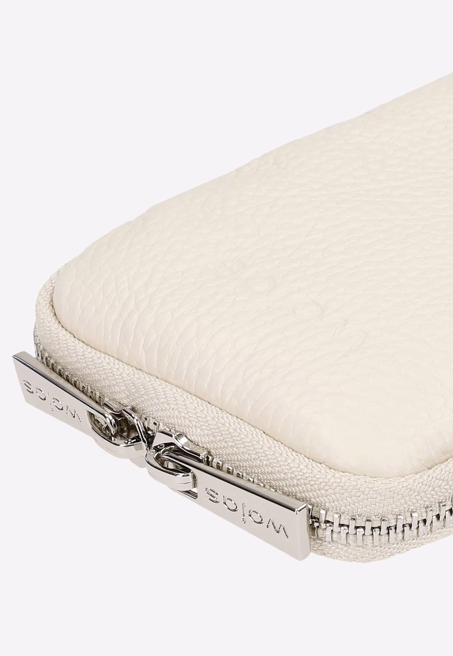 Czarna torebka skórzana na telefon