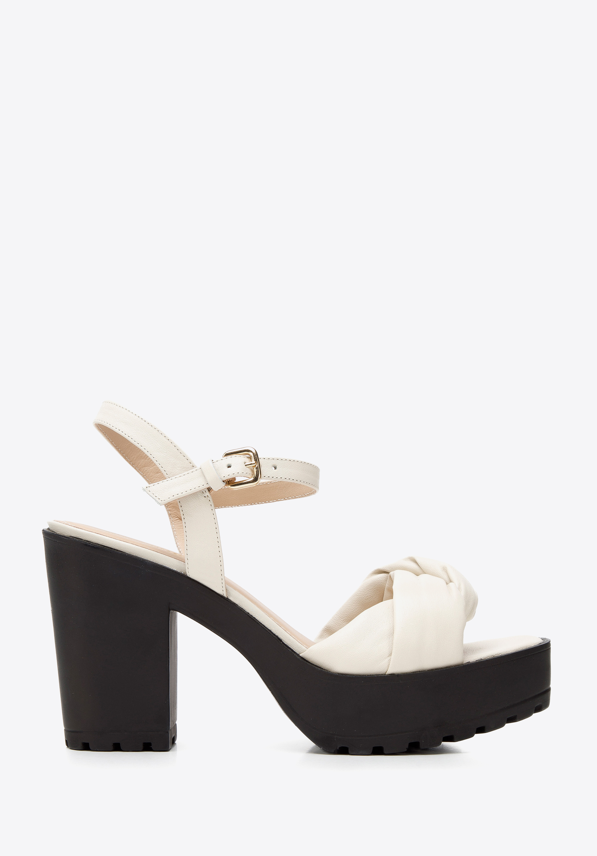 Sandały skórzane z miękkim paskiem na platformie