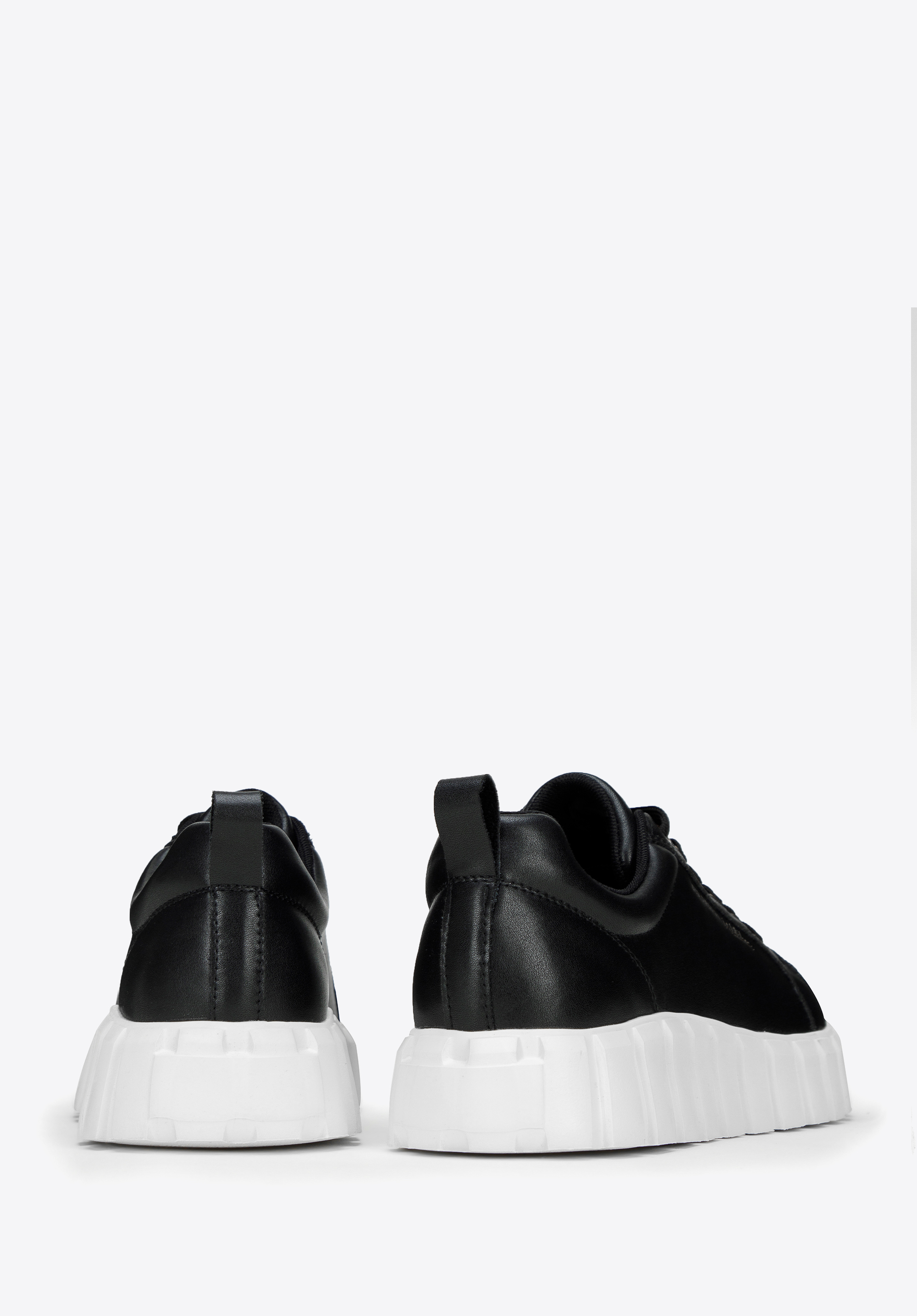 Damskie sneakersy skórzane na grubej platformie