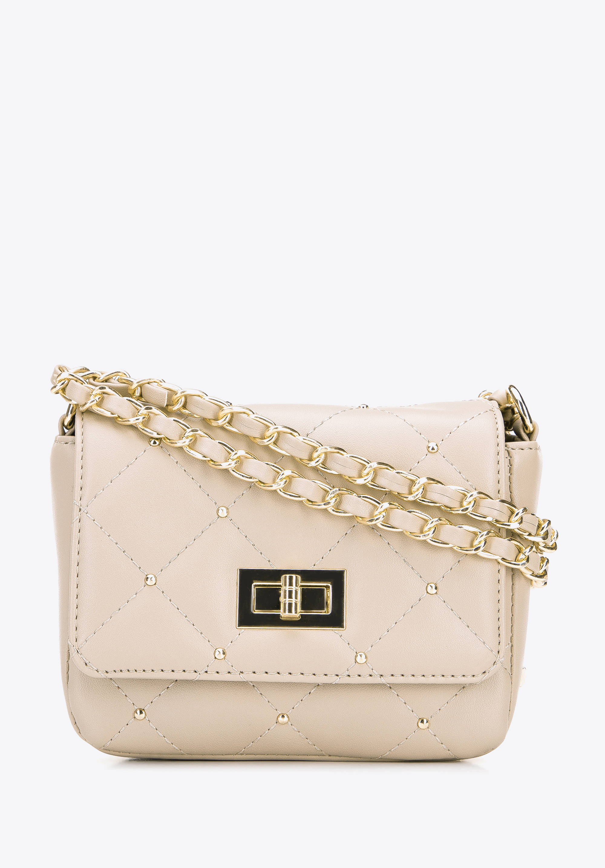 Minitorebka z pikowanej ekoskóry z nitami na łańcuszku