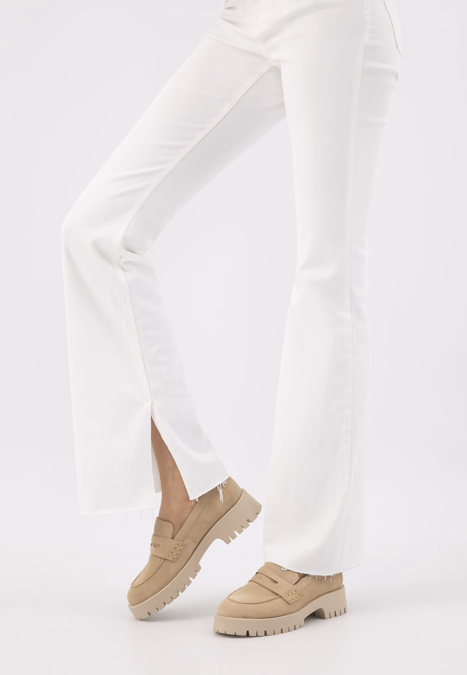 Beżowe mokasyny damskie na grubej podeszwie