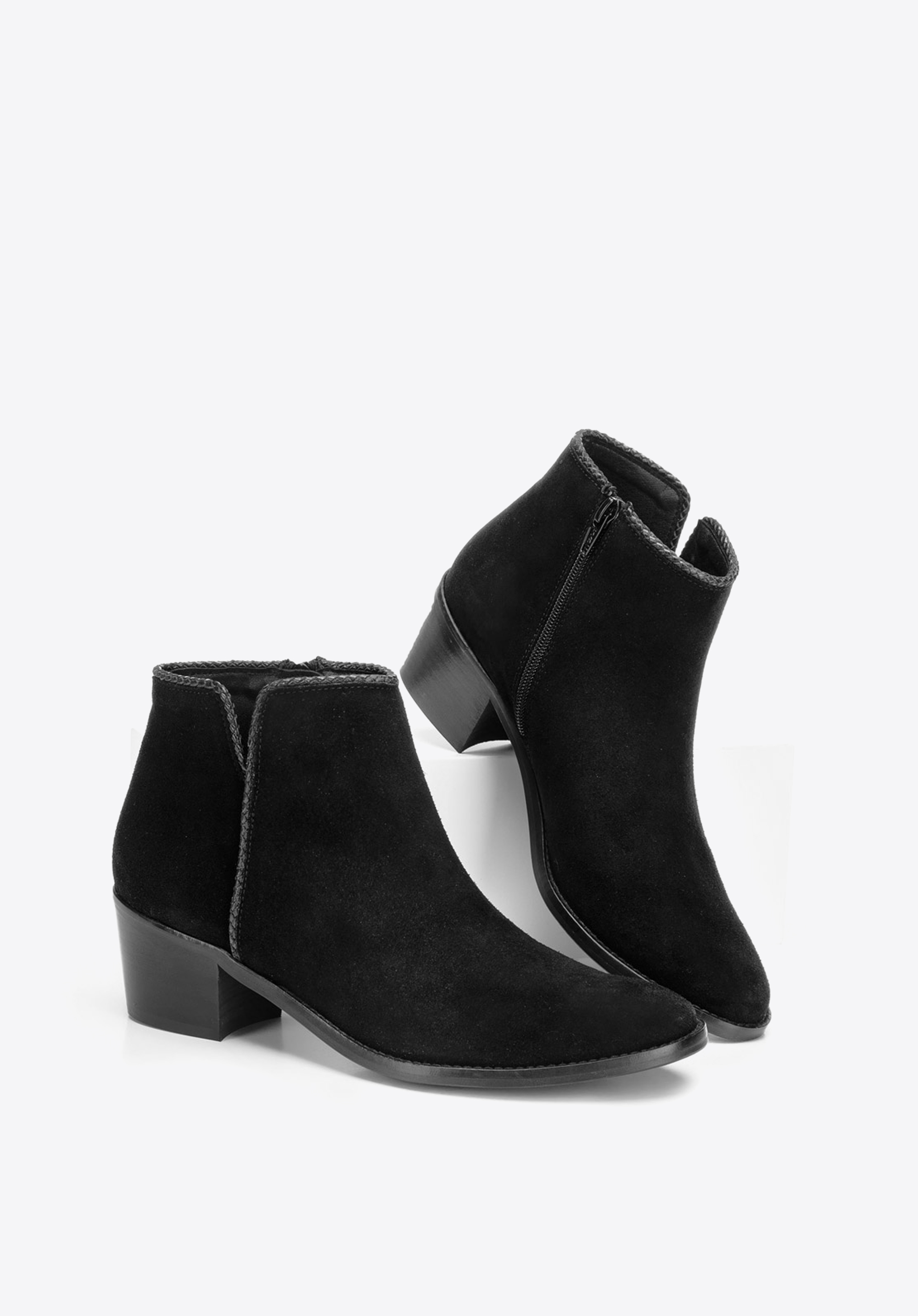 Kowbojki zamszowe z rzemieniem