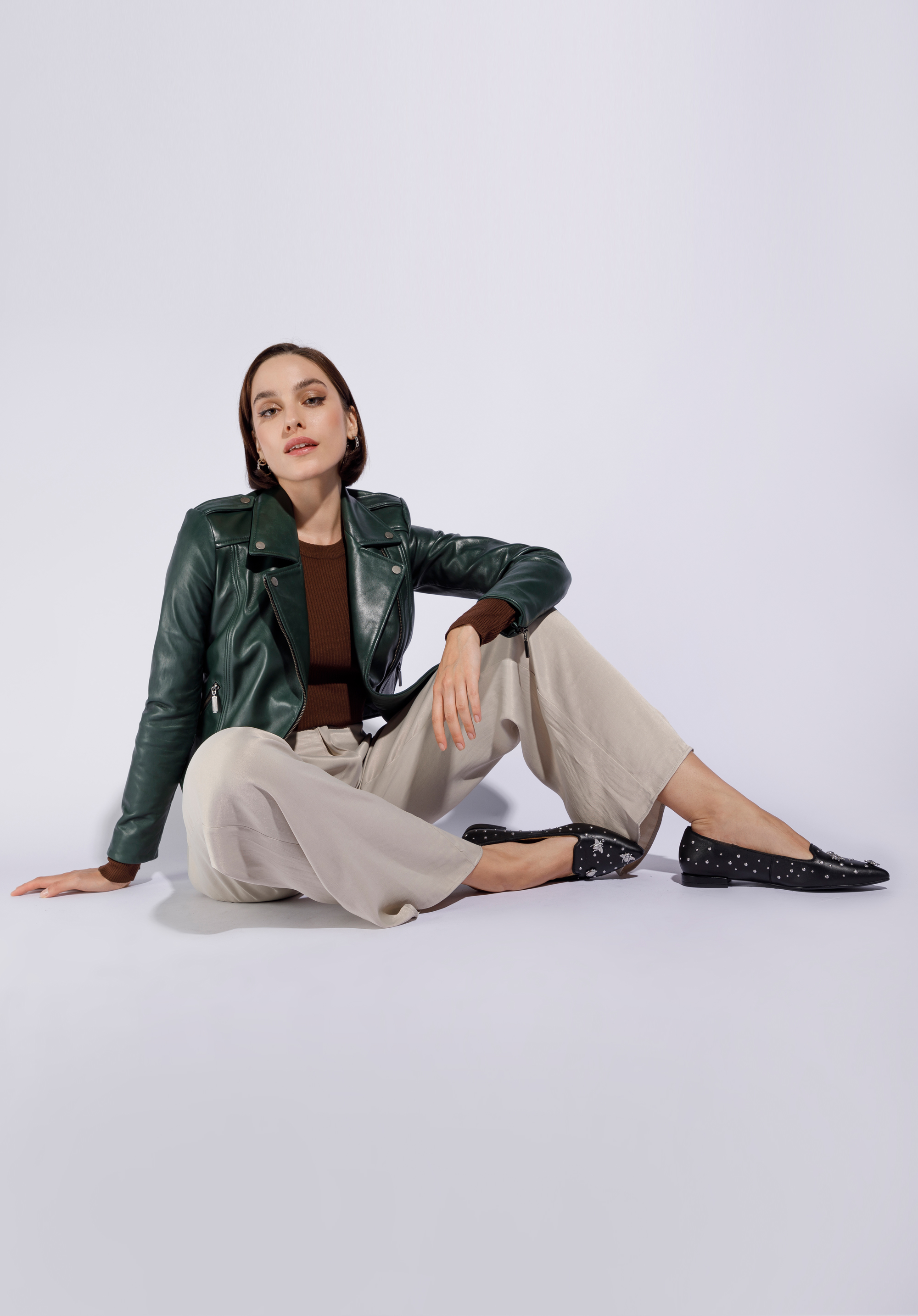 Lordsy skórzane z ćwiekami w kształcie owadów