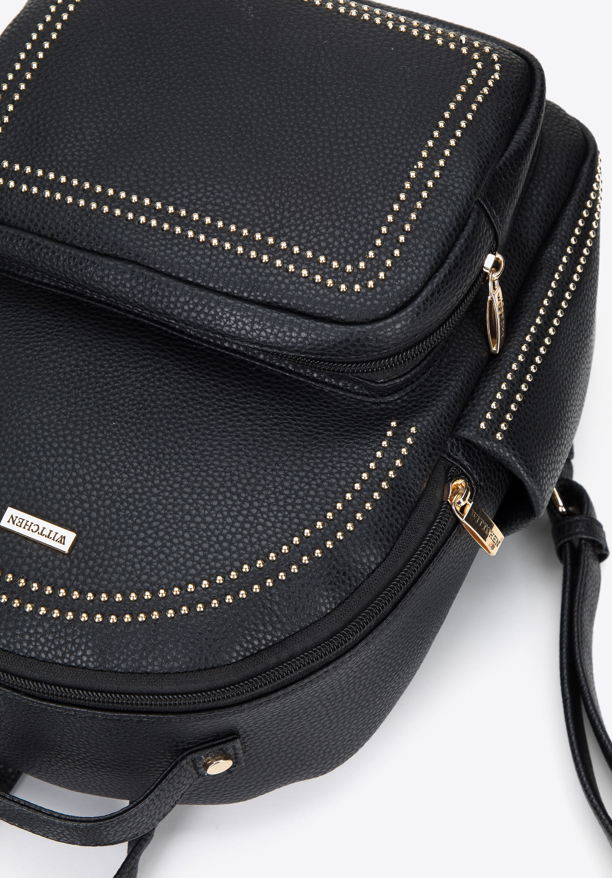 Damski plecak z ozdobnymi nitami