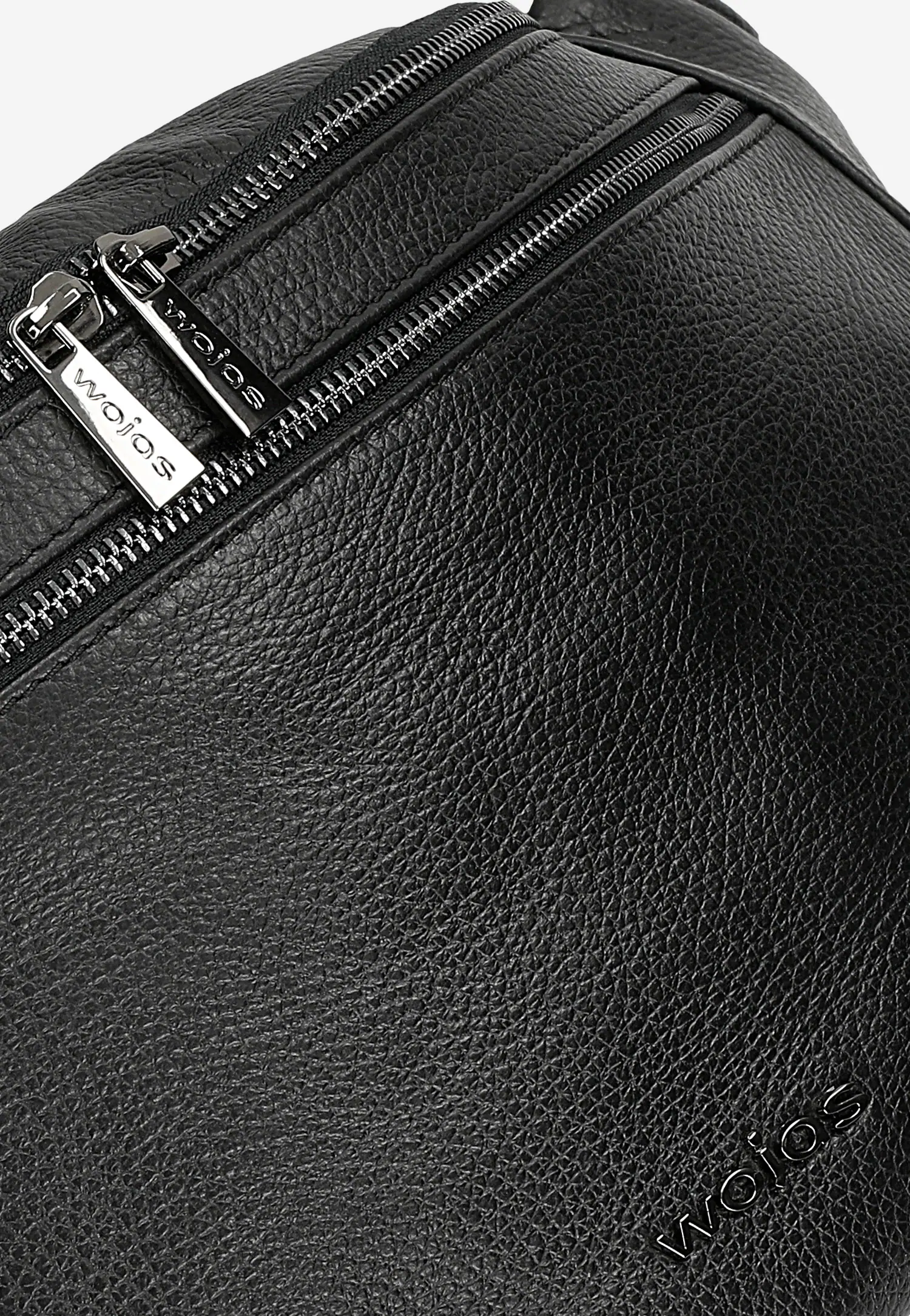 Czarna skórzana torebka typu nerka