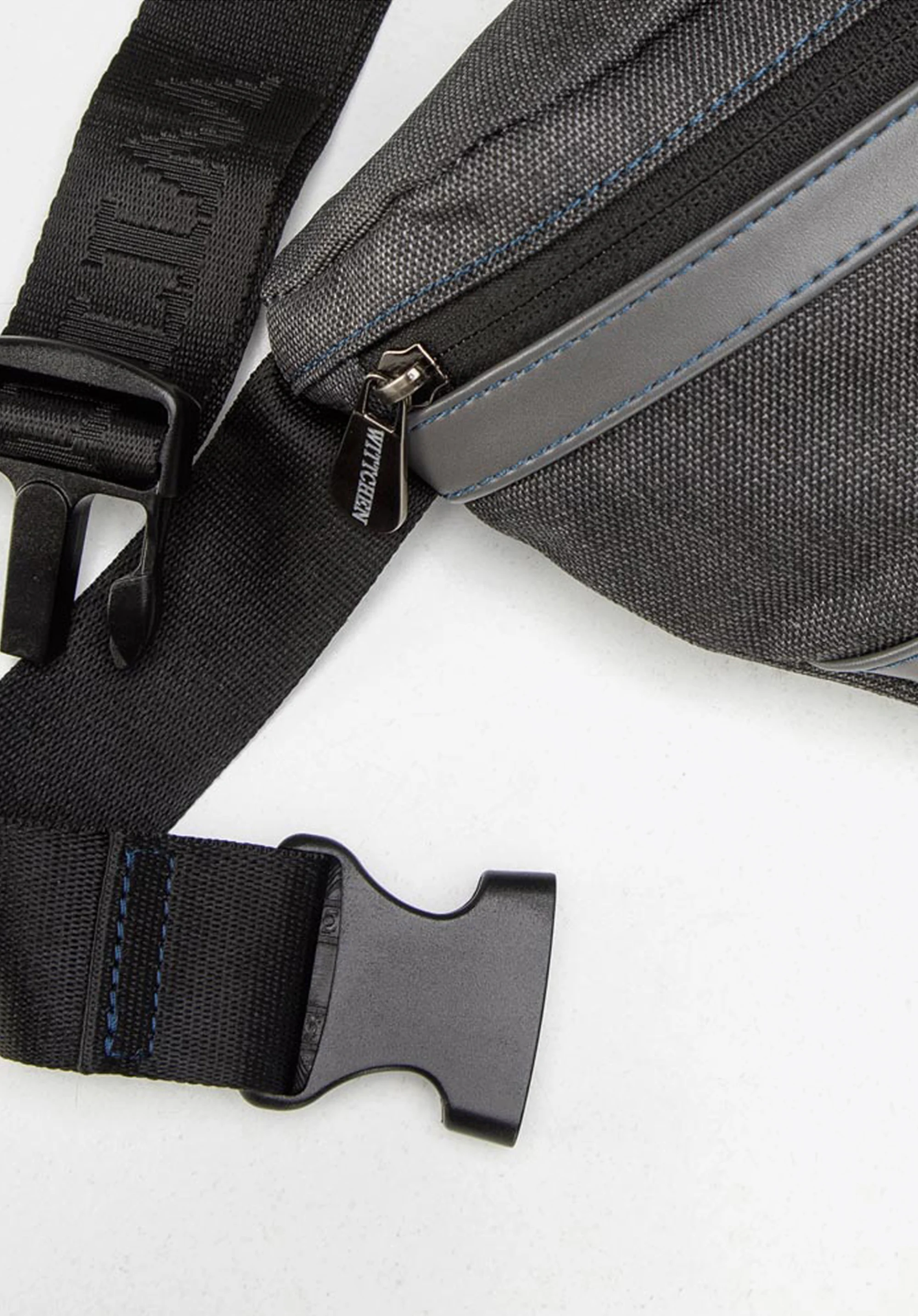 Męska torebka nerka z panelem z ekoskóry