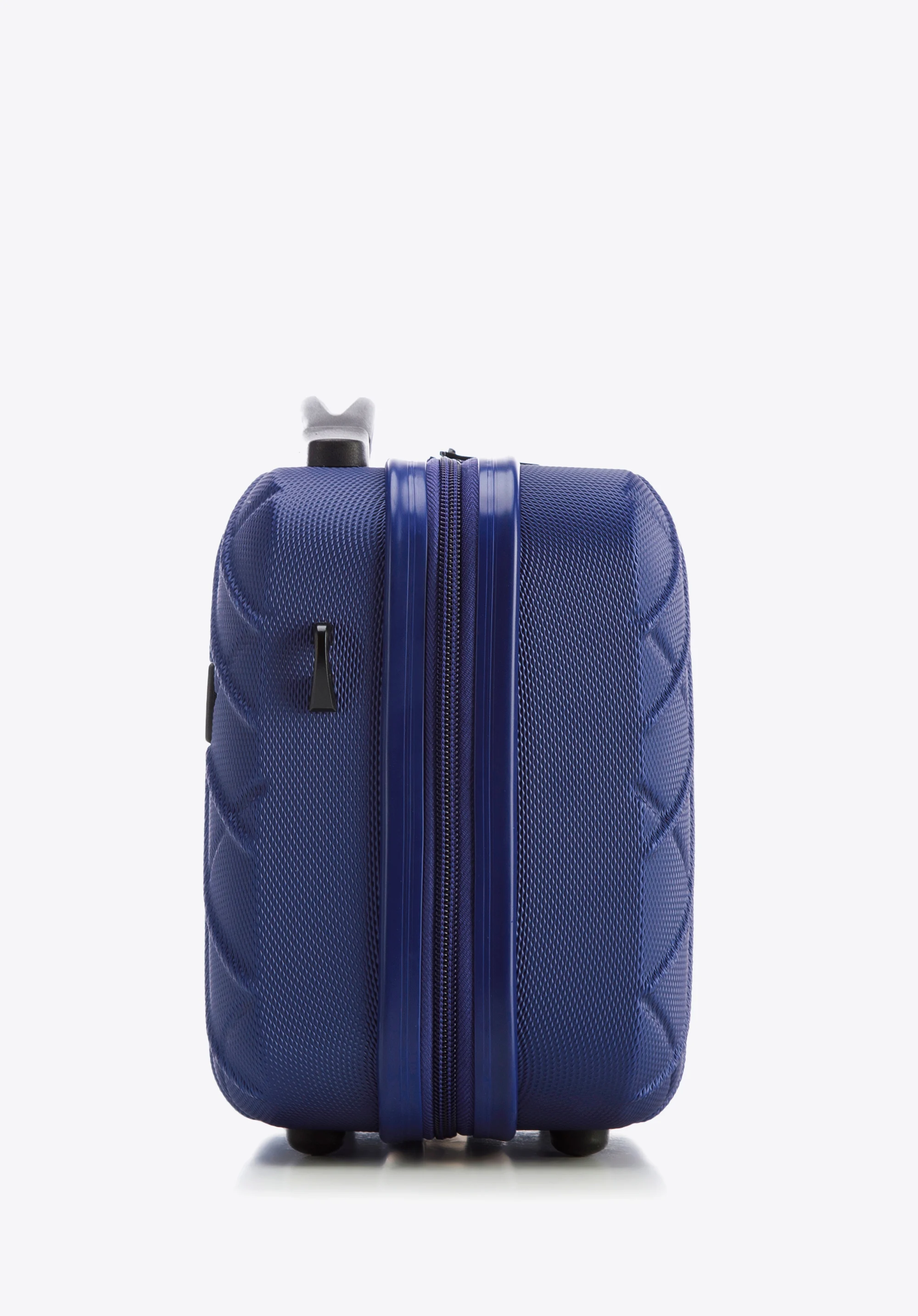 Średnia walizka z ABS-u w ukośną kratkę