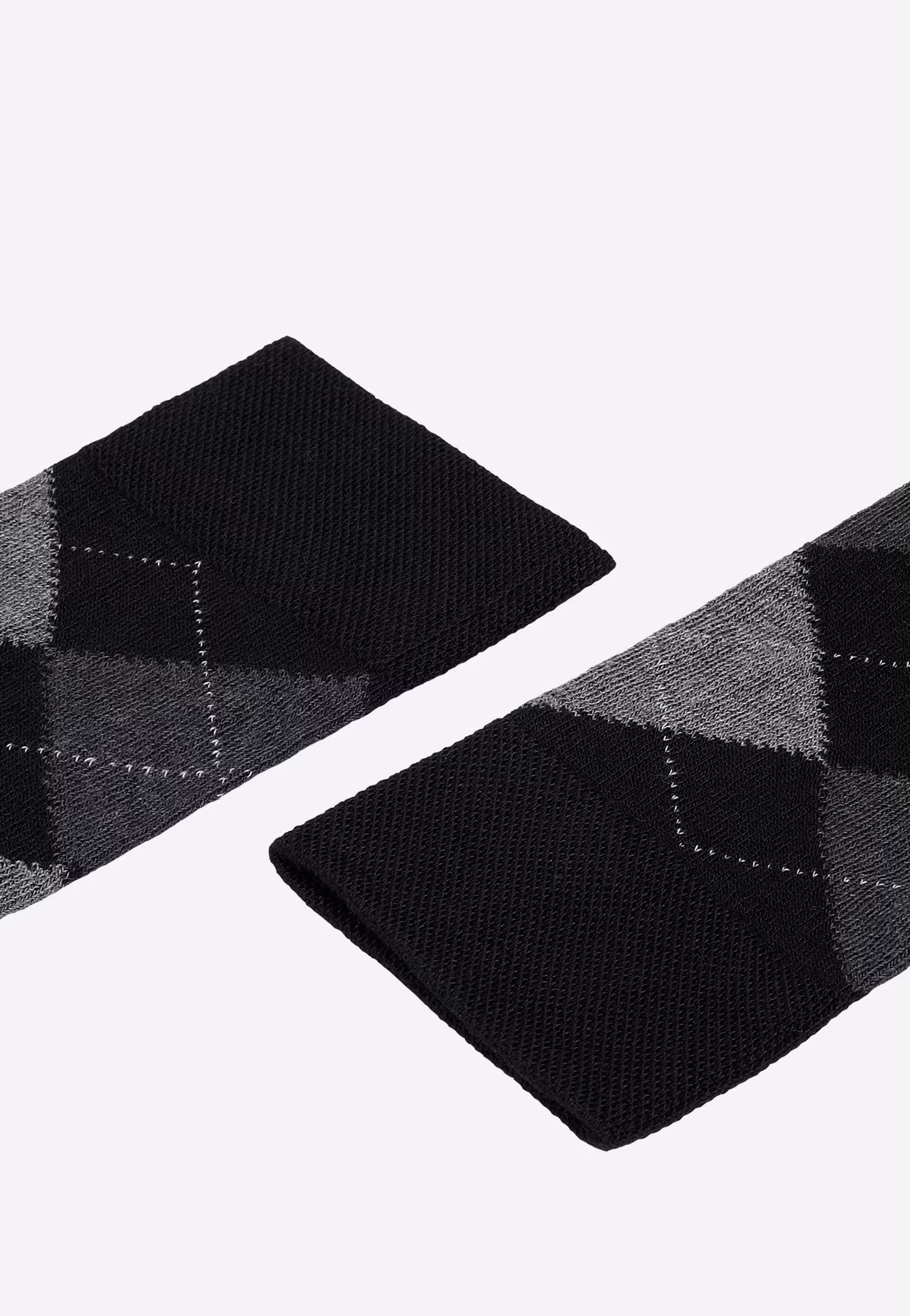 Granatowe wysokie skarpety w niebieskie romby