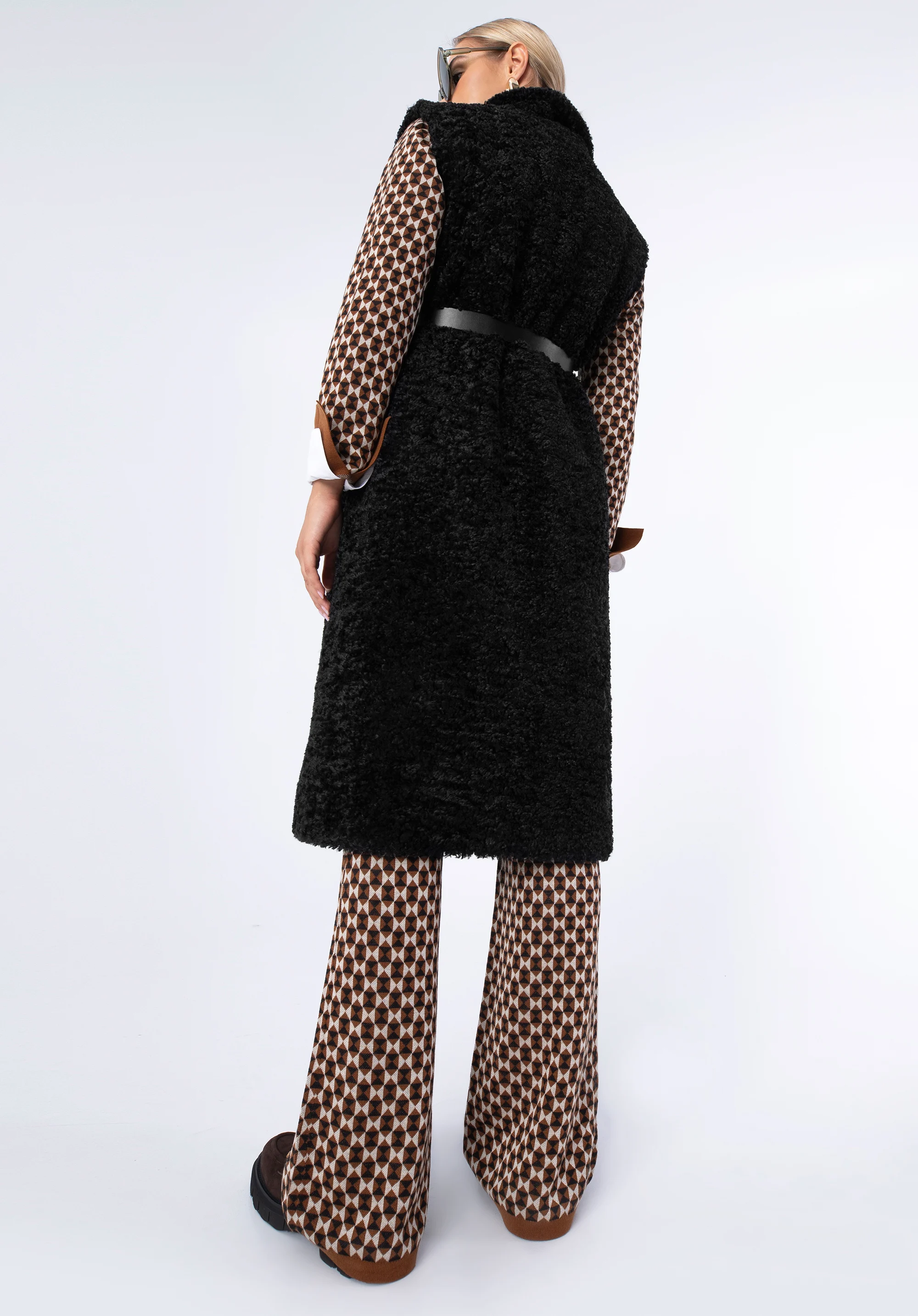 Damska kamizelka ze sztucznego baranka długa