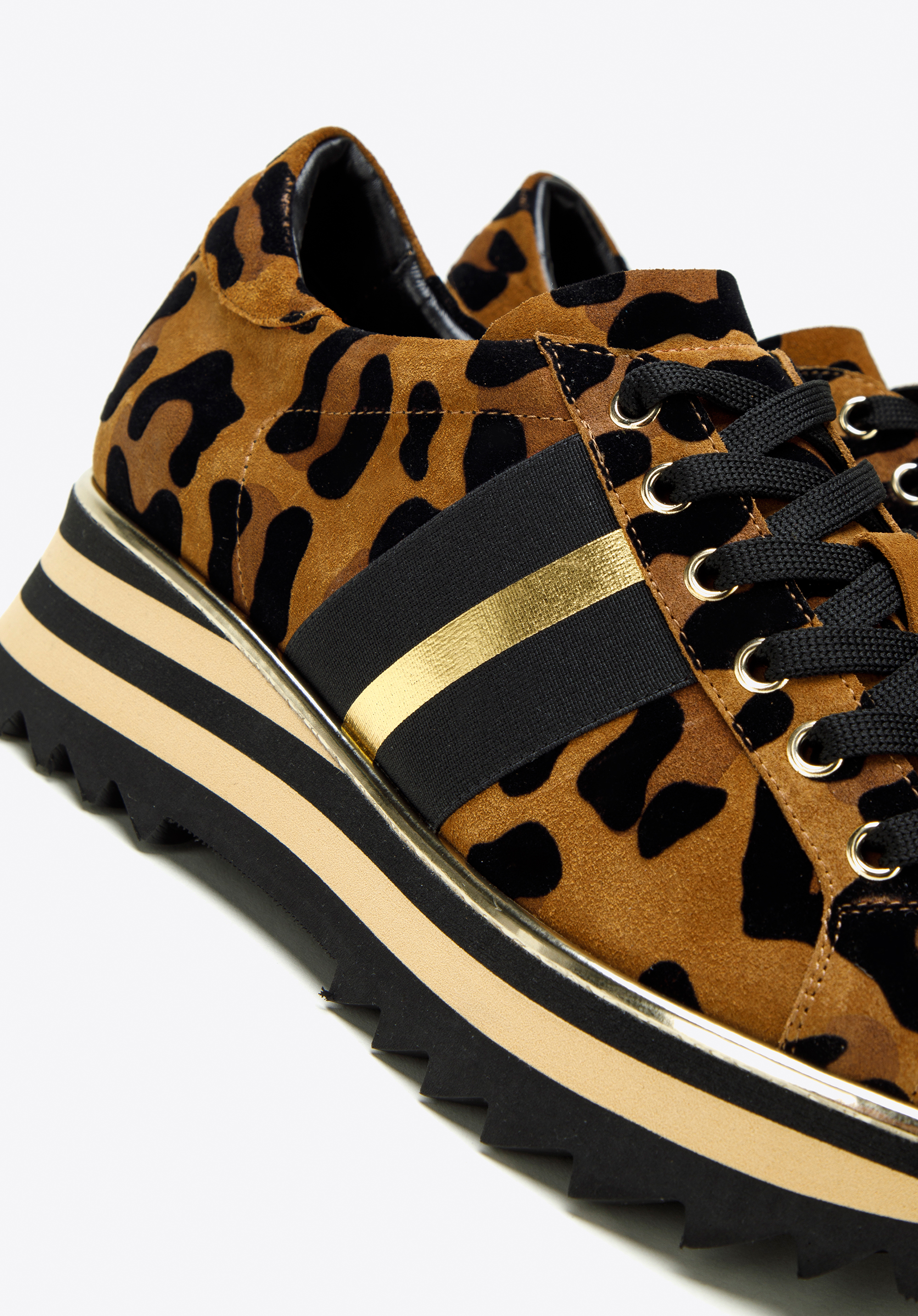 Damskie sneakersy zamszowe w zwierzęcy wzór