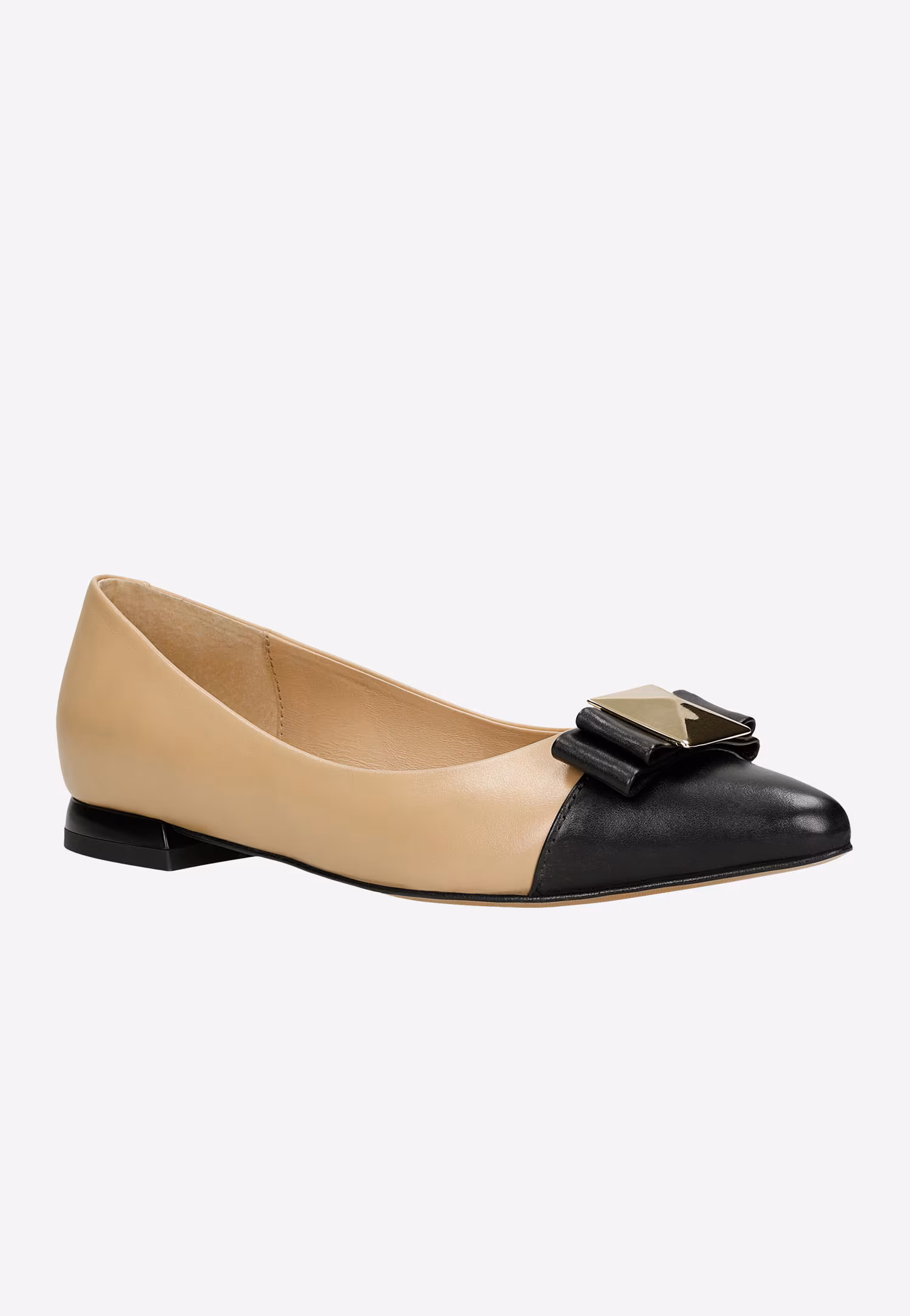 Beżowe baleriny z kontrastowymi czarnymi wstawkami