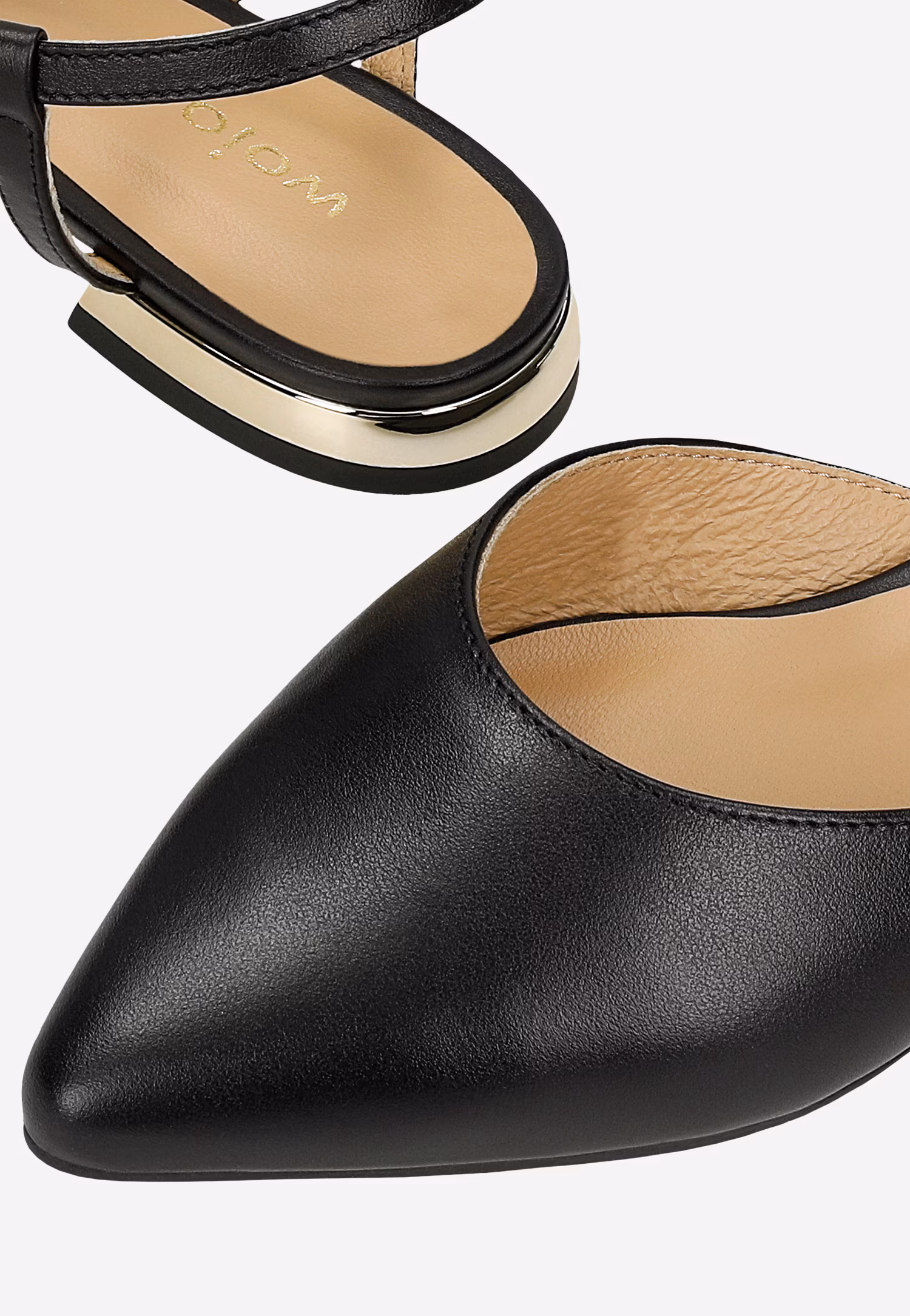 Beżowe półbuty damskie z noskiem w szpic