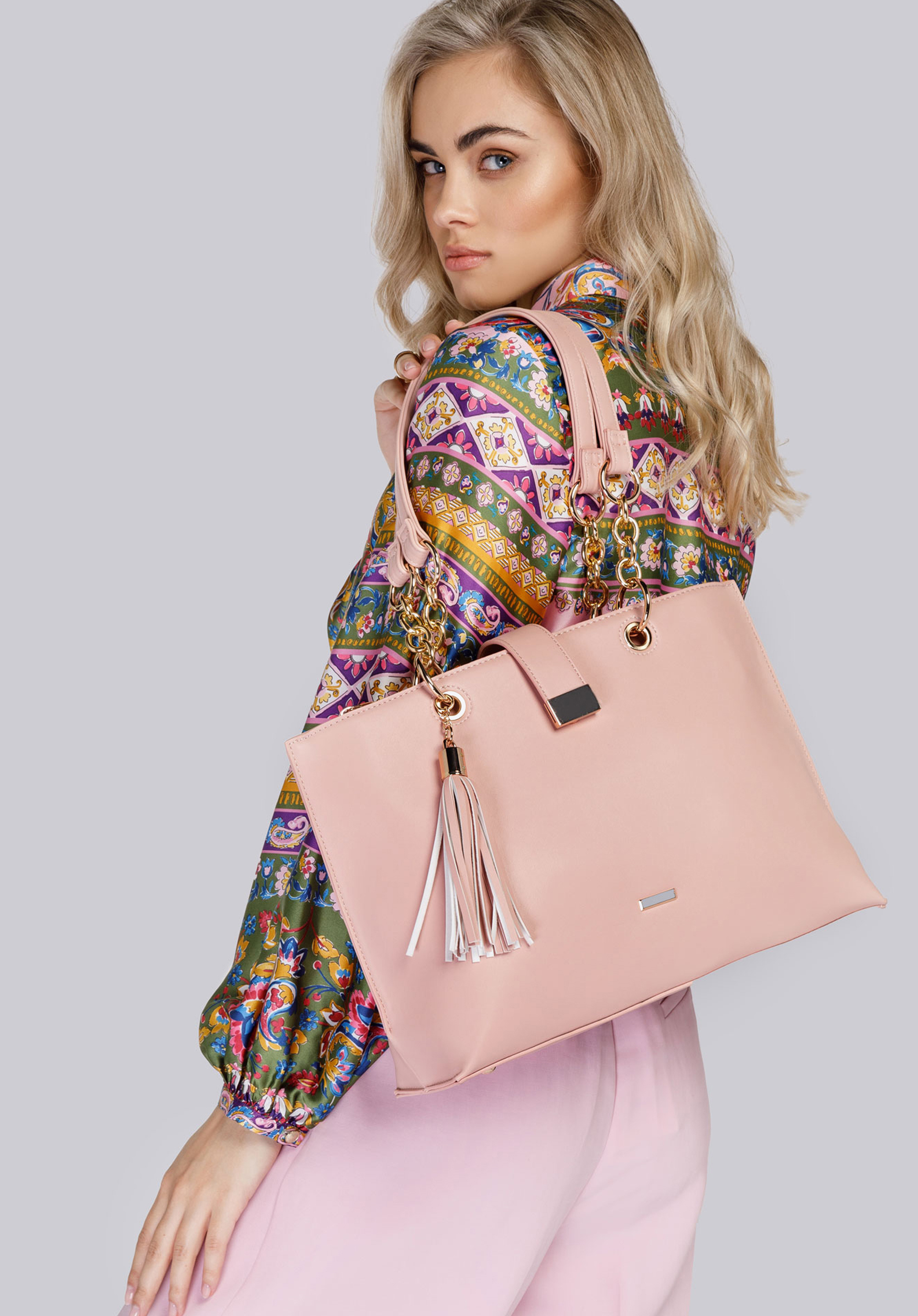 Torebka shopperka z łańcuchami