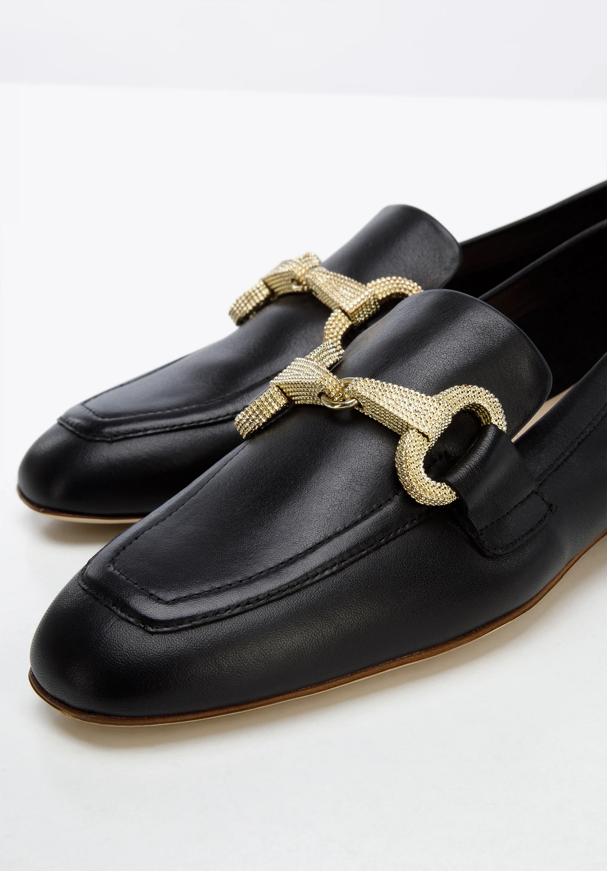 Damskie mokasyny z miękkiej skóry z klamrą