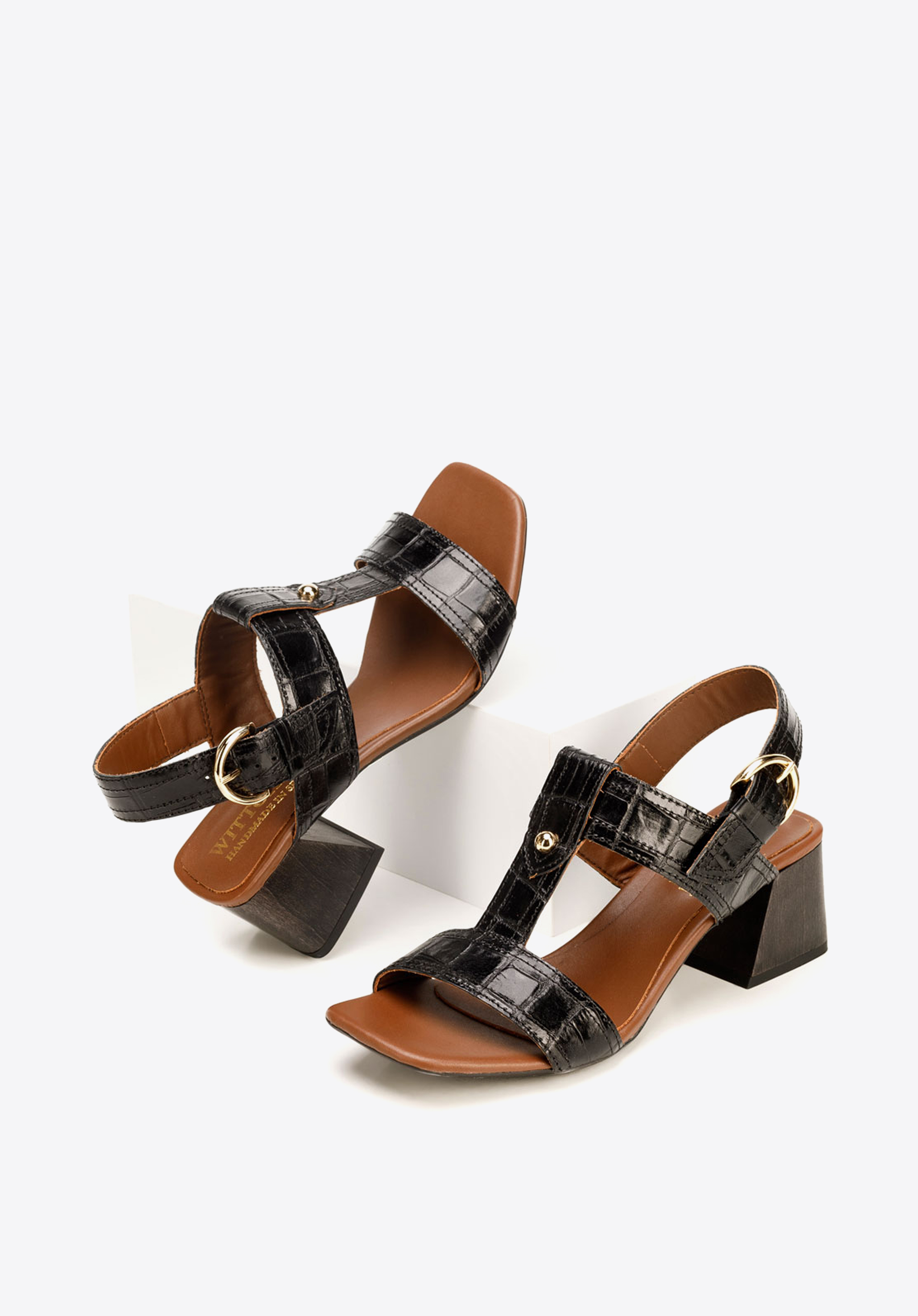 Sandały ze skóry croco na słupku