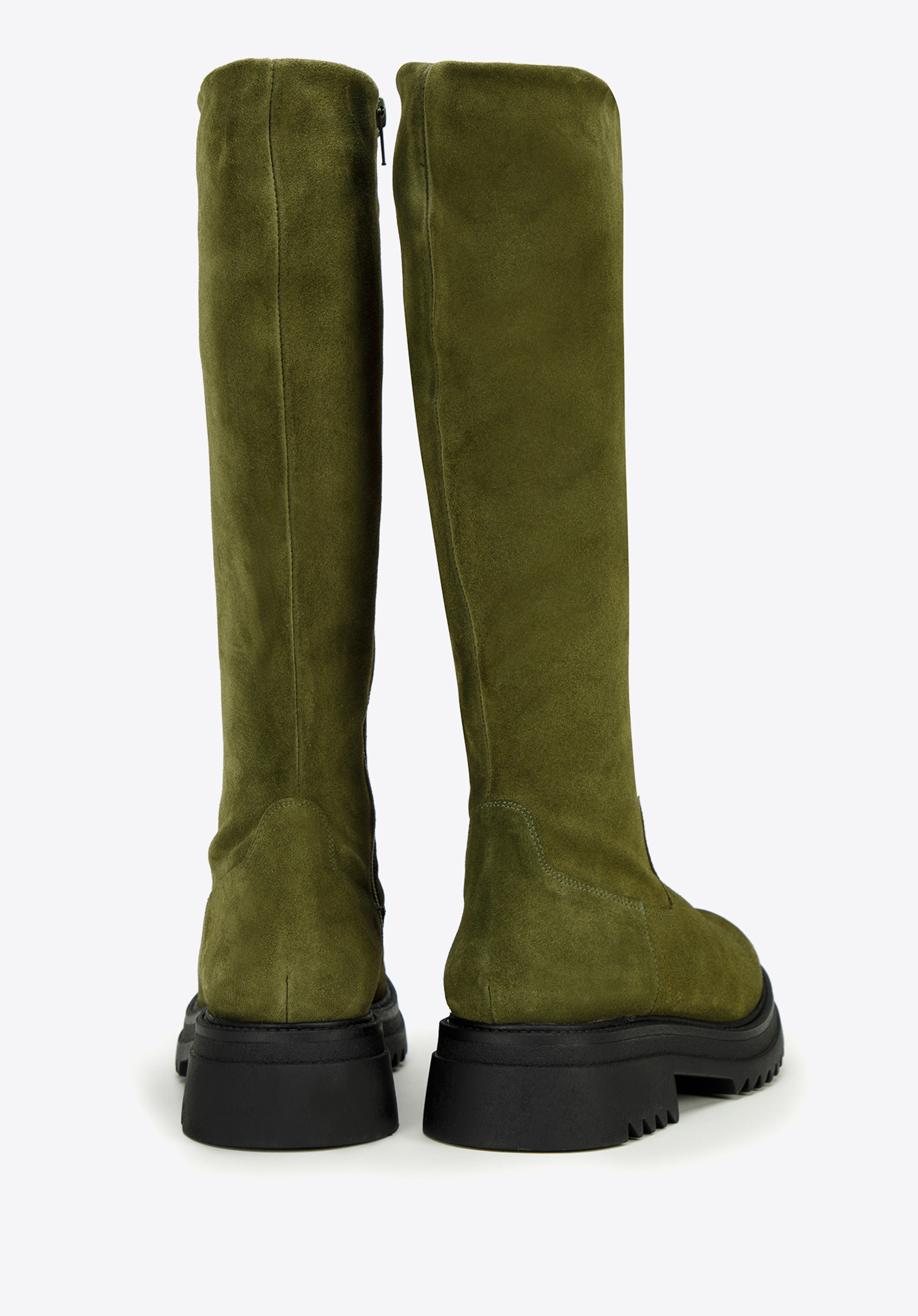 Kozaki zamszowe na platformie