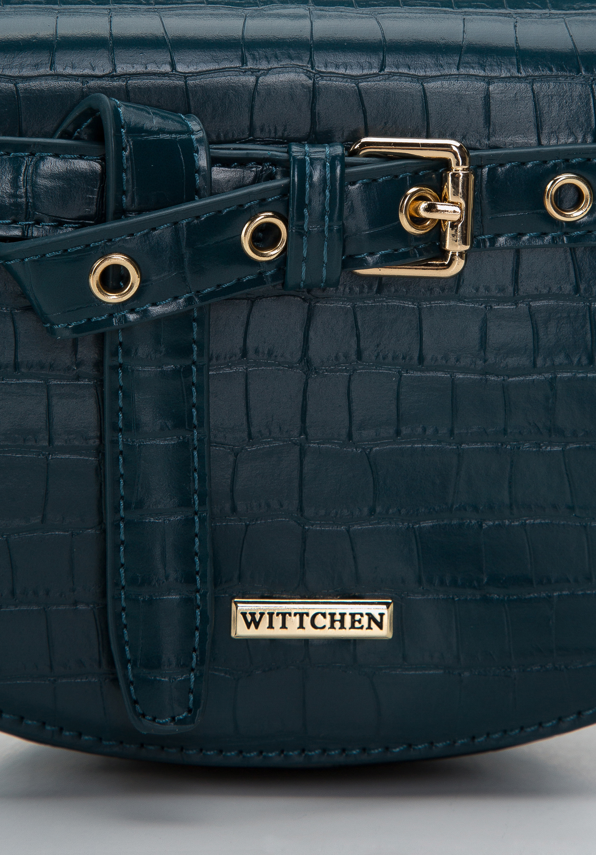 Damska listonoszka z ekoskóry croco z ozdobnym paskiem