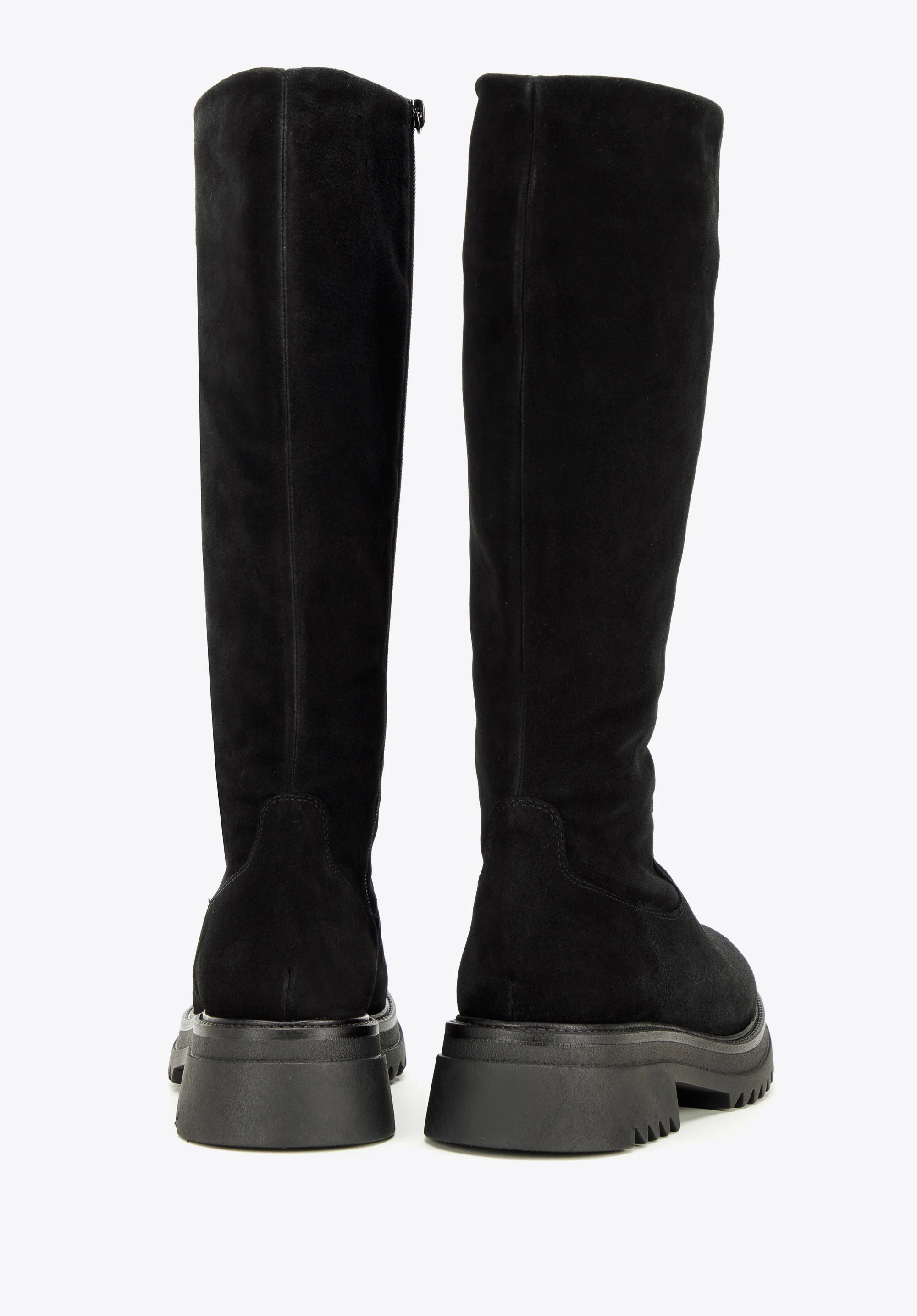 Kozaki zamszowe na platformie