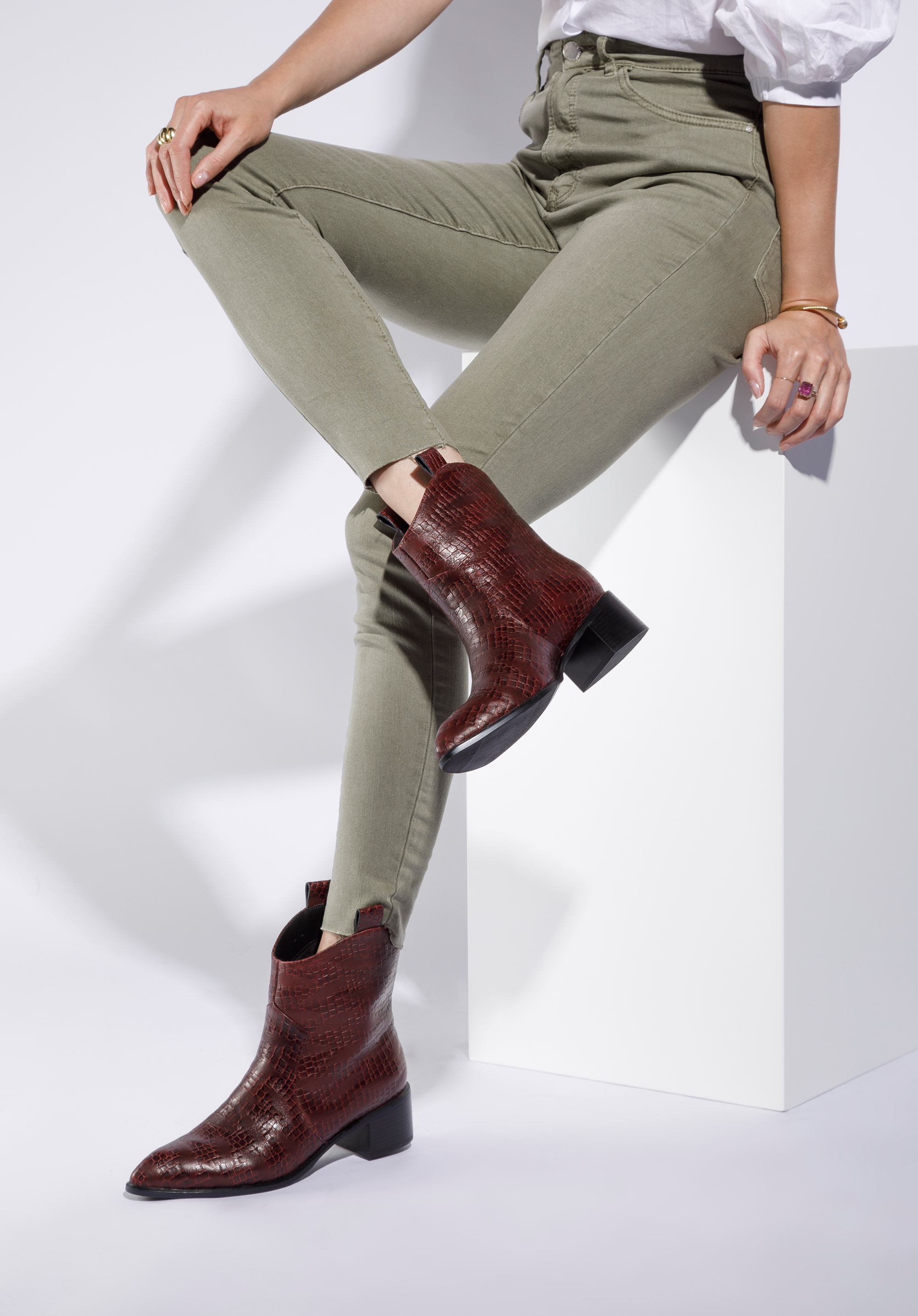 Damskie kowbojki ze skóry croco