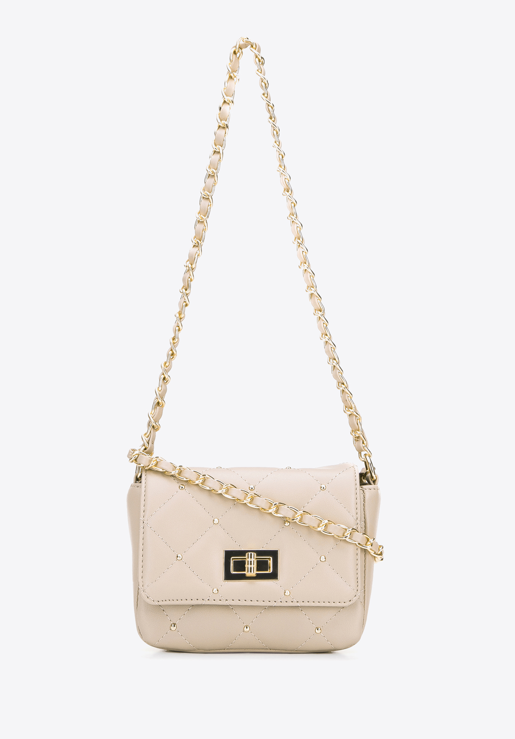 Minitorebka z pikowanej ekoskóry z nitami na łańcuszku