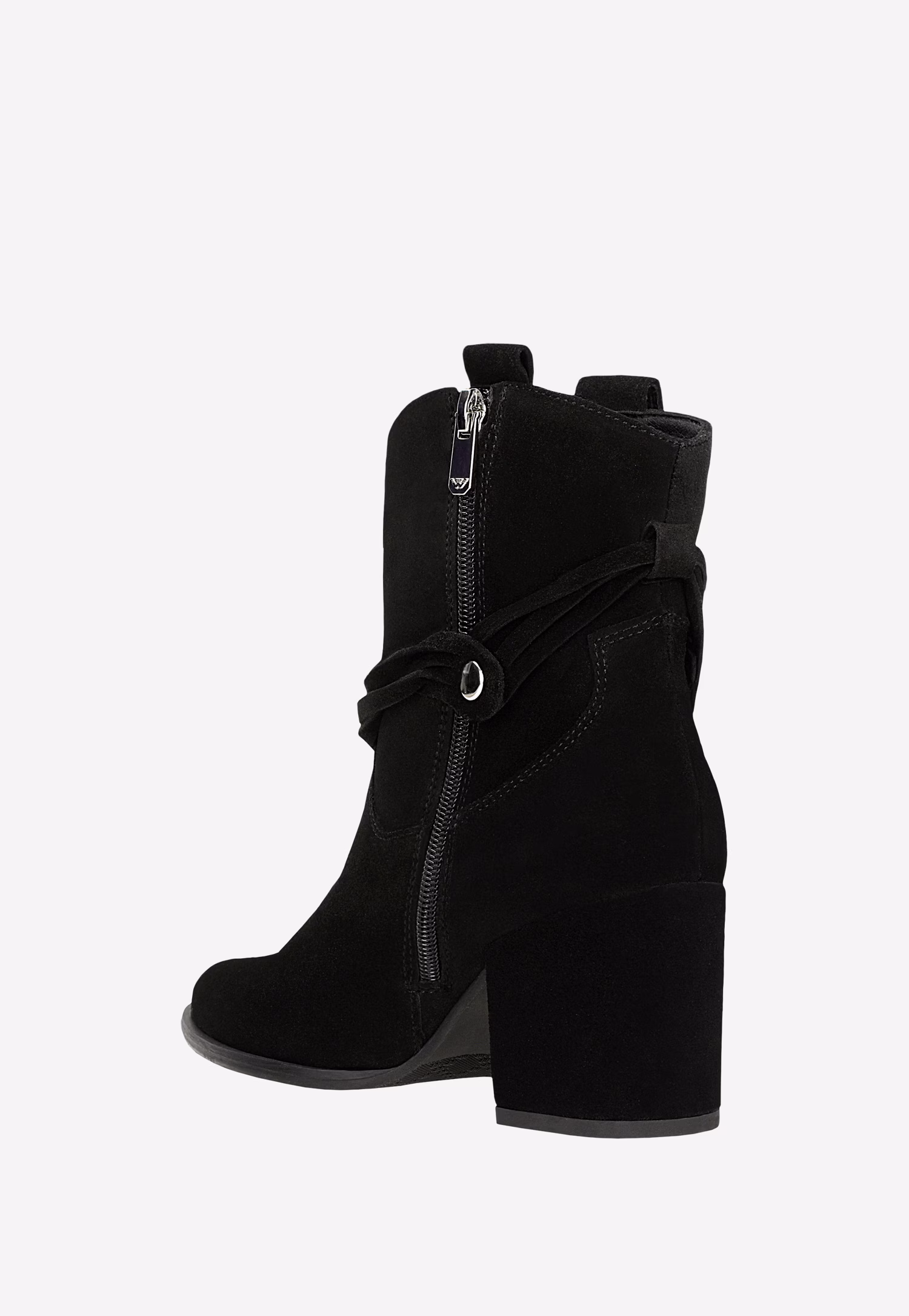 Czarne kowbojki na obcasie ze srebrnym łańcuchem