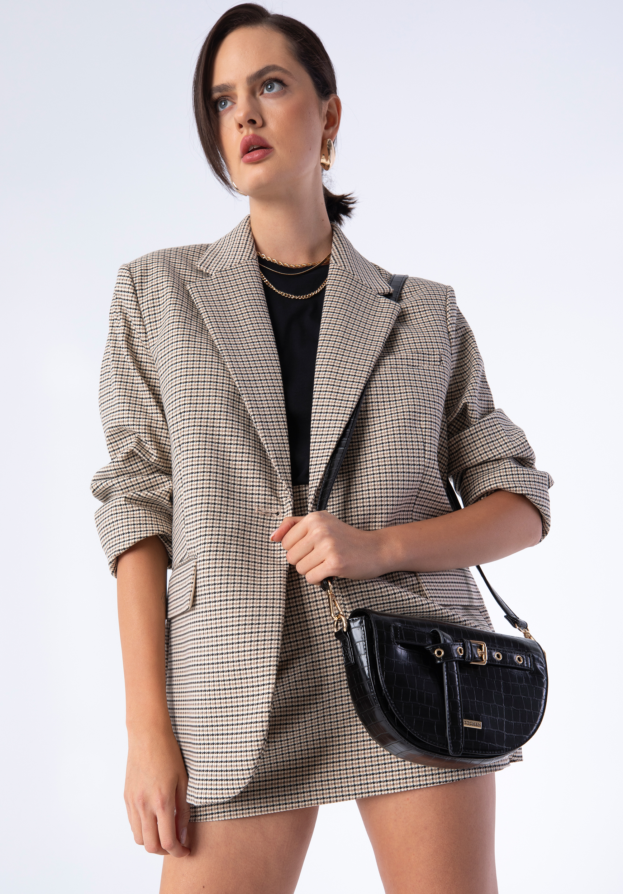 Damska listonoszka z ekoskóry croco z ozdobnym paskiem