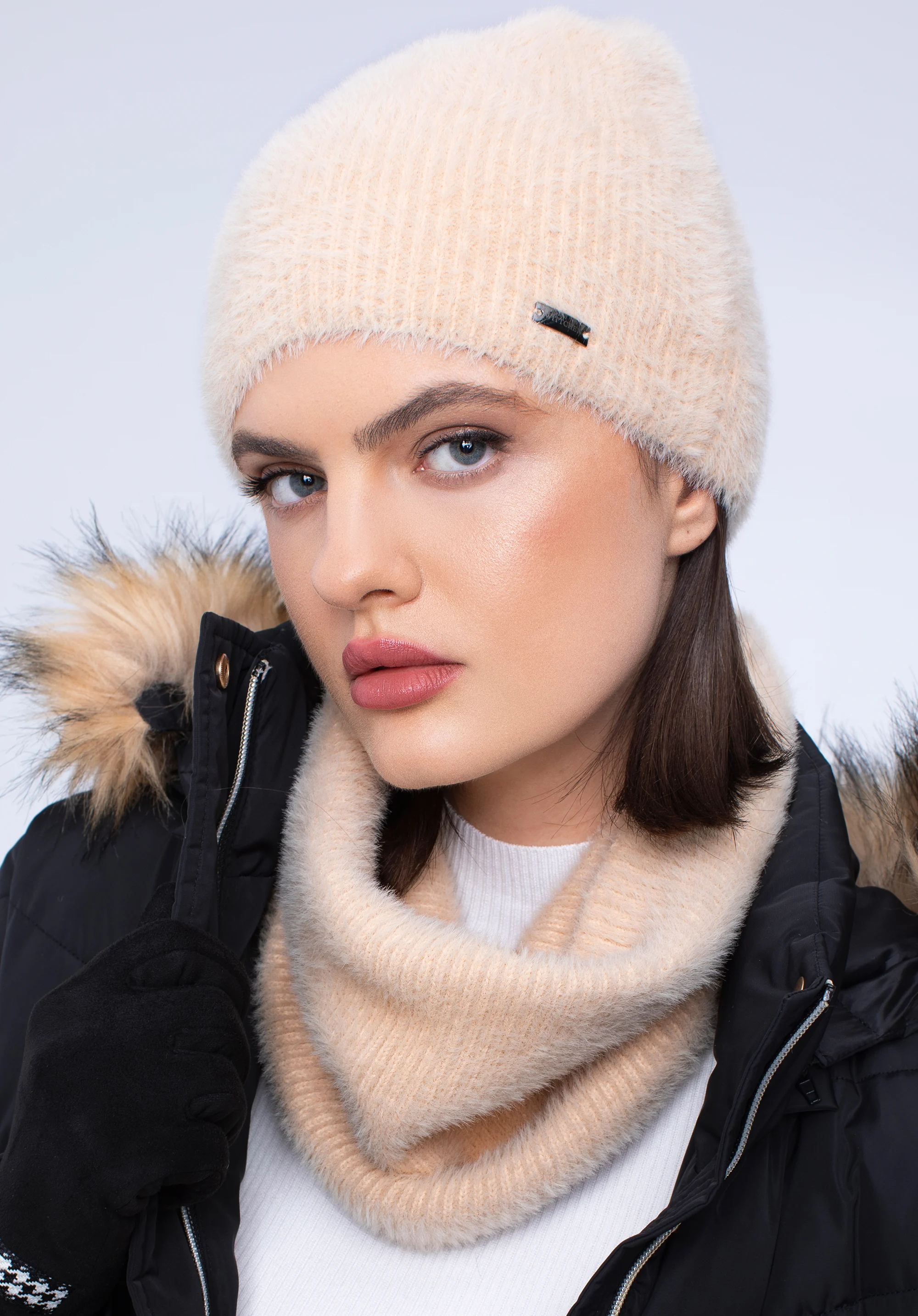 Damski komplet zimowy z miękkiej dzianiny