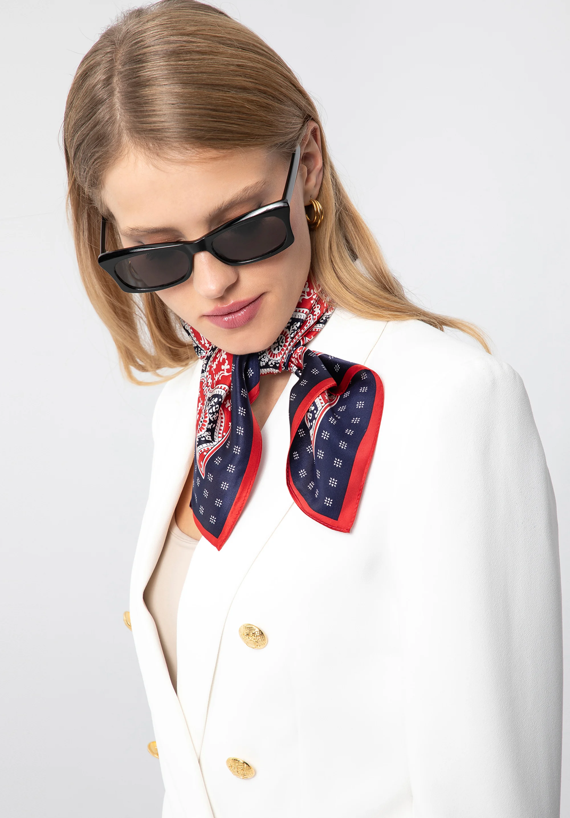 Damska apaszka jedwabna we wzory