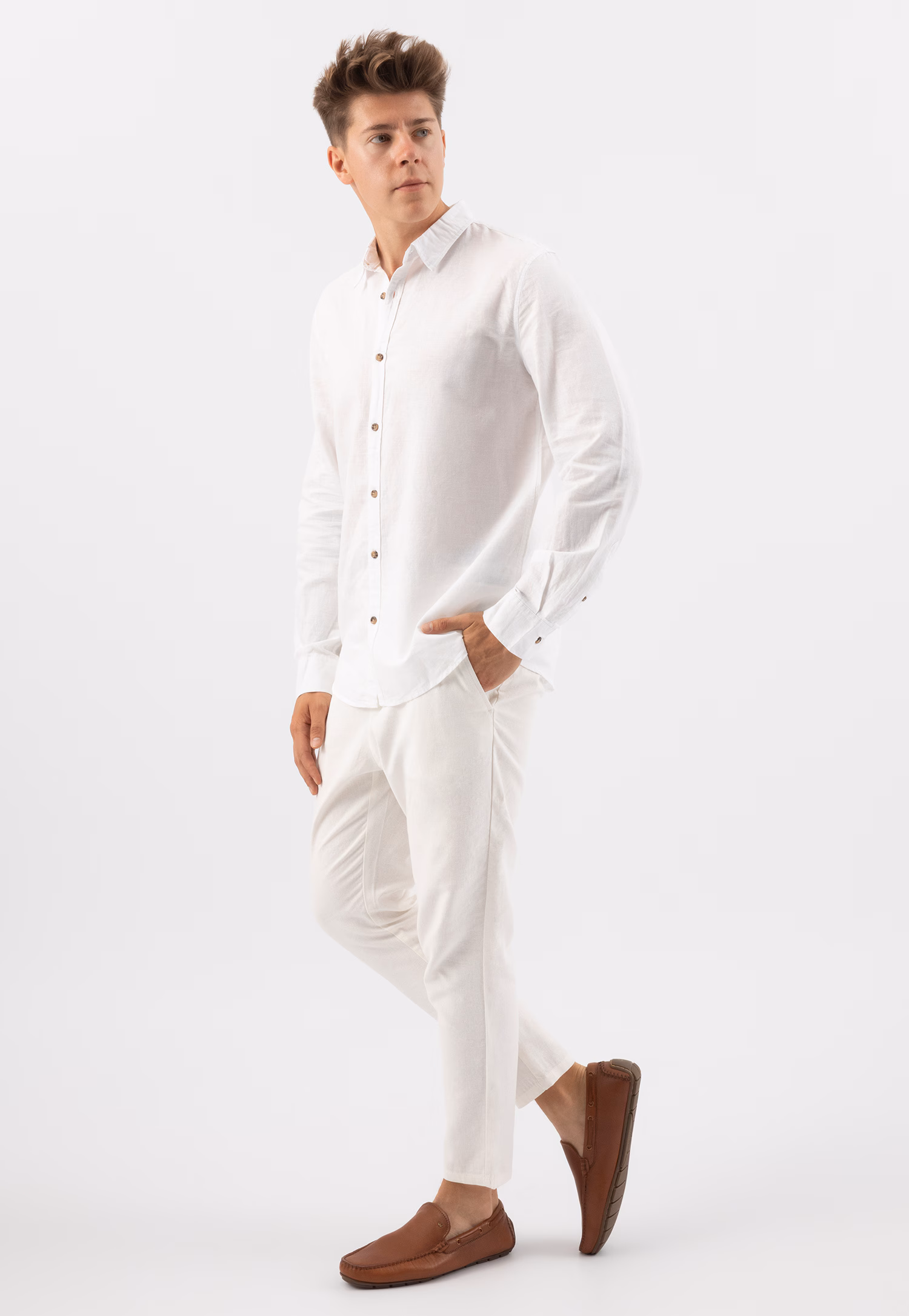 Niebieskie półbuty typu mokasyny z dwoiny welurowej