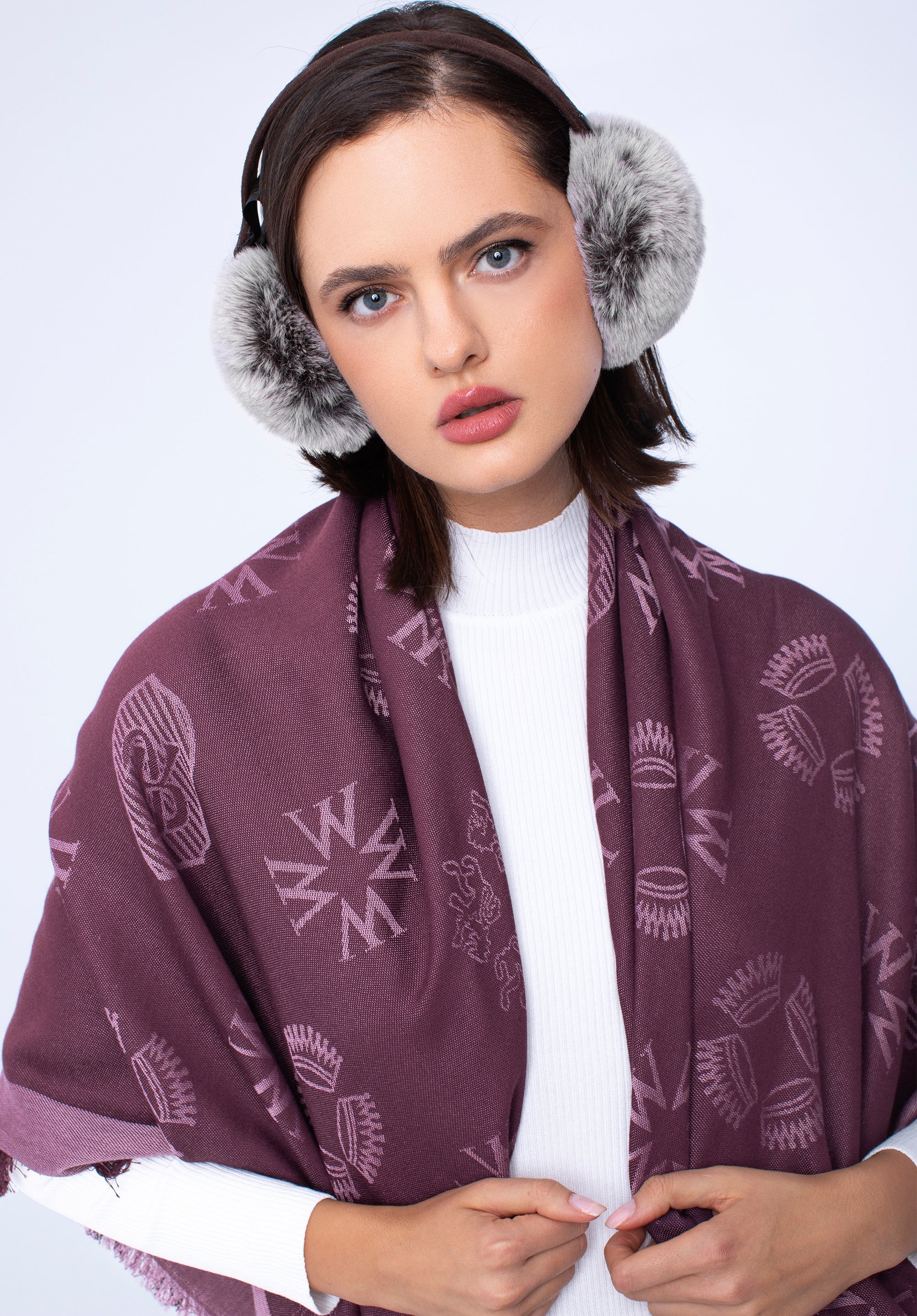 Damski szal z bambusem tkany w monogram