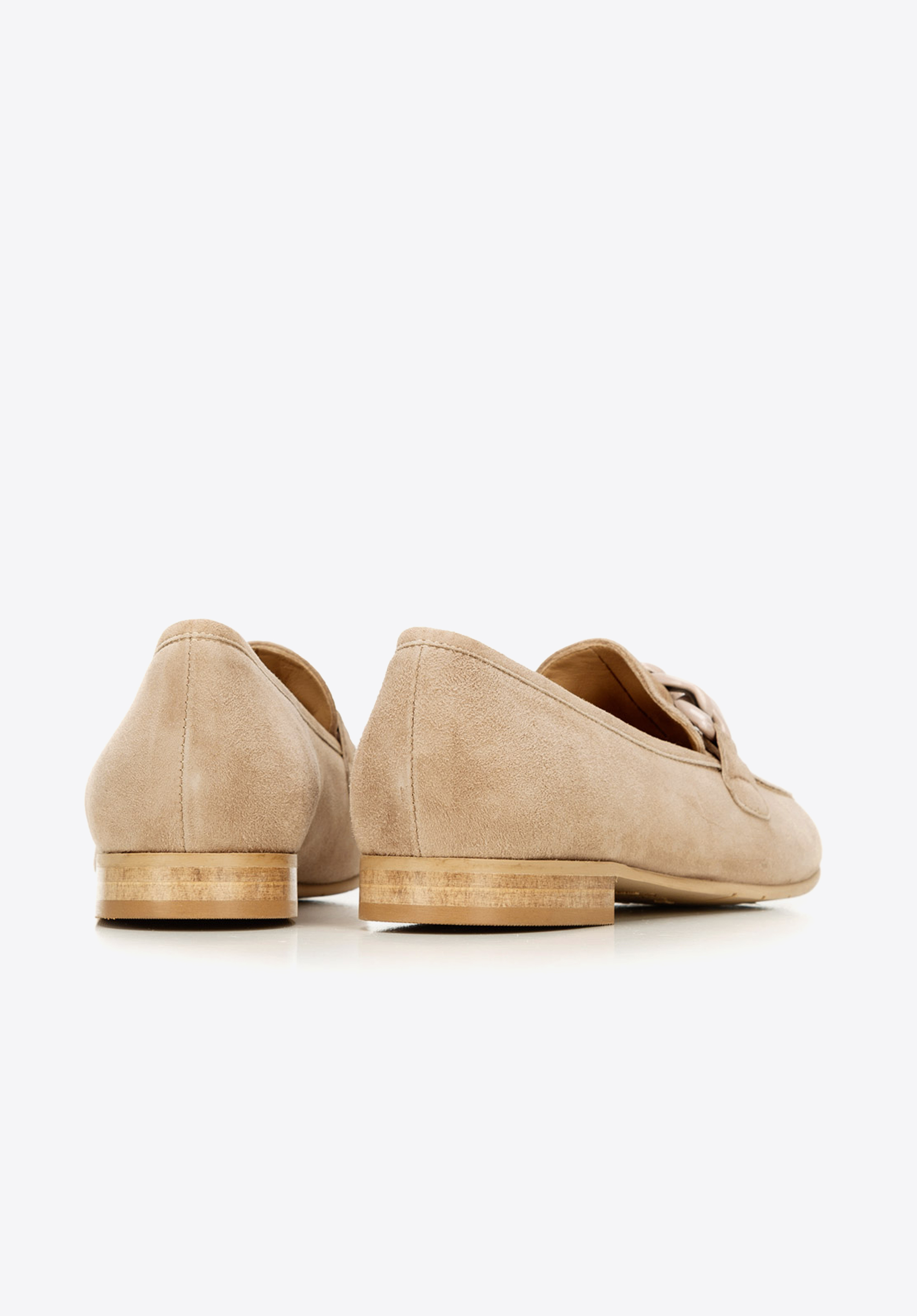 Damskie mokasyny zamszowe z łańcuchem