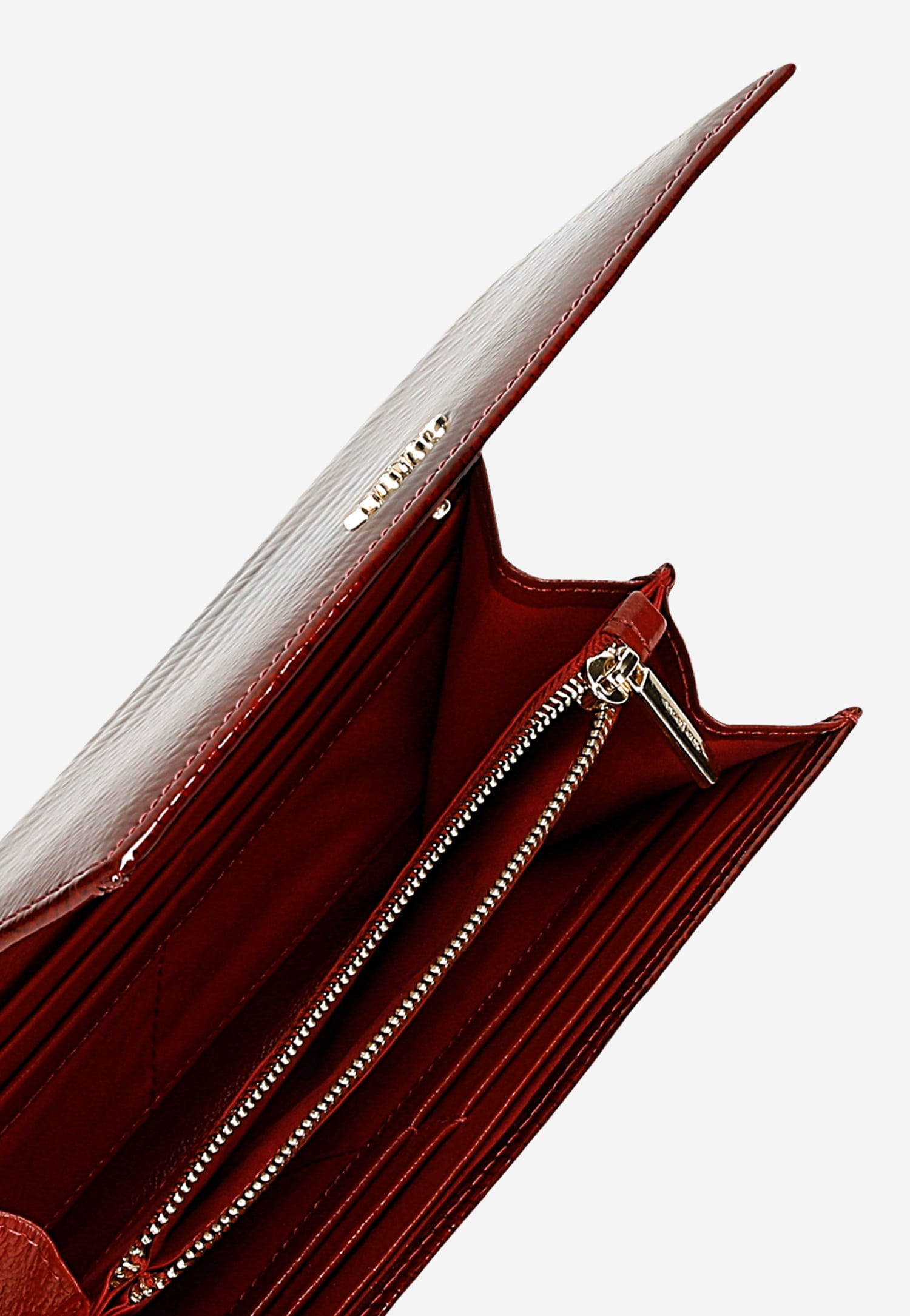 Czerwony lakierowany portfel damski z ciekawym tłoczeniem