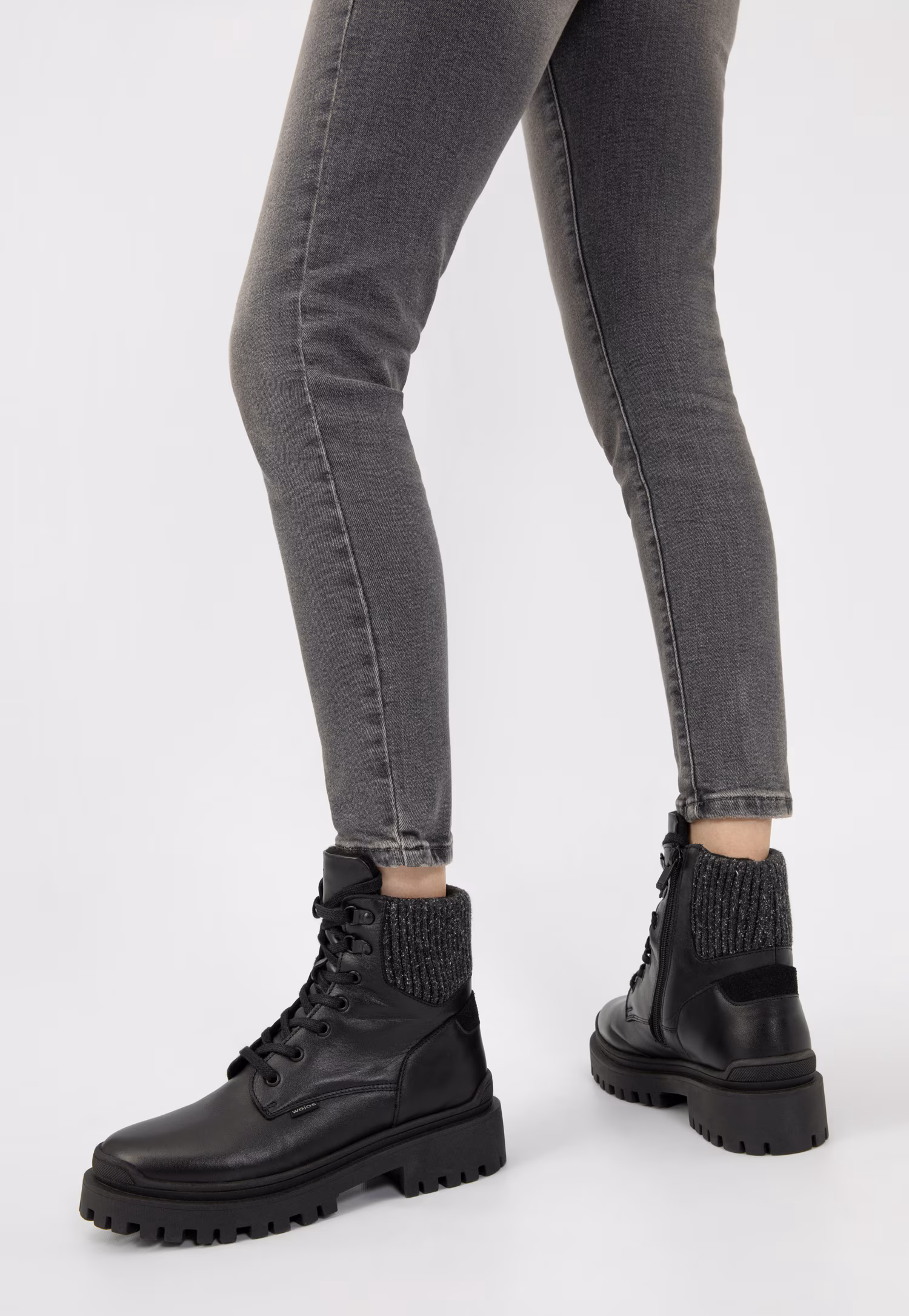 Jasnobrązowe trzewiki damskie typu workery ze skarpetą