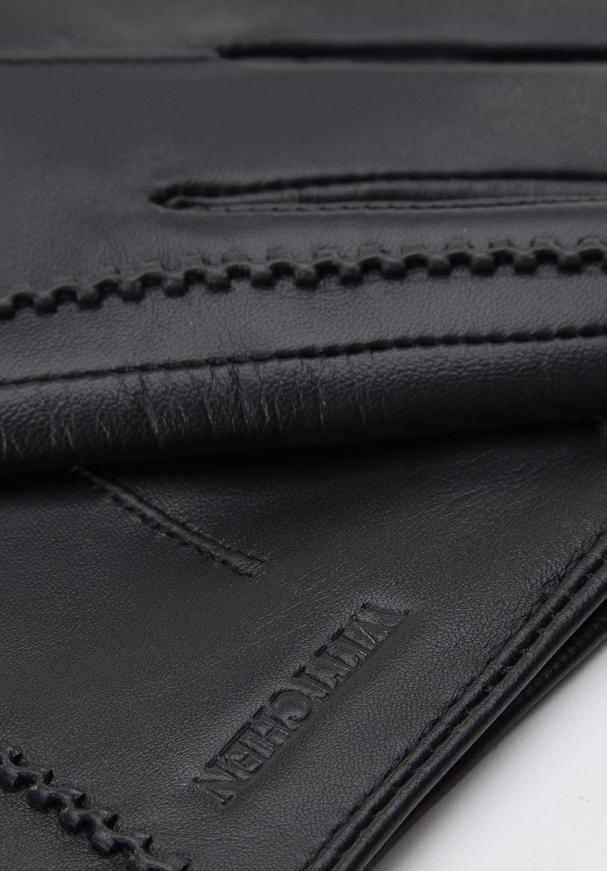 Damskie rękawiczki skórzane z fantazyjnymi szwami