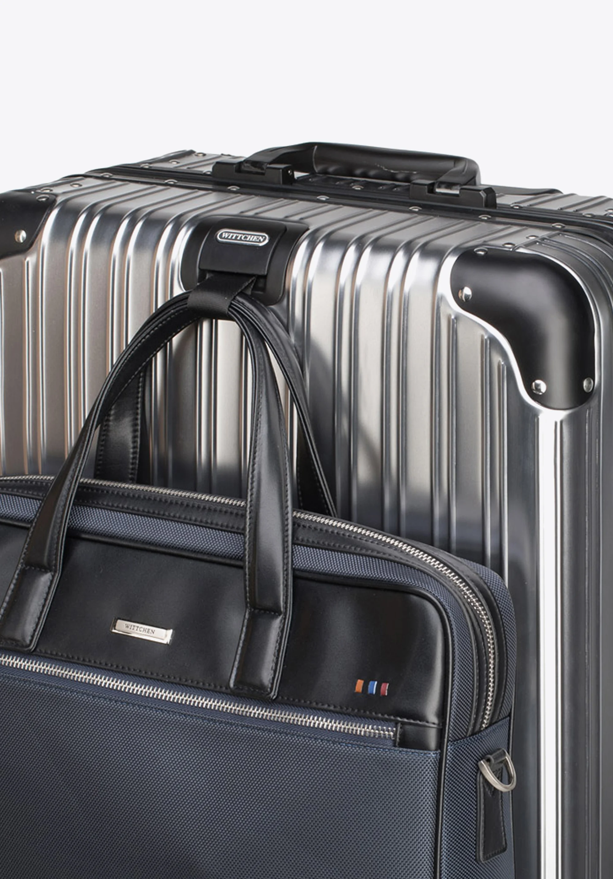 Walizka kabinowa z aluminium