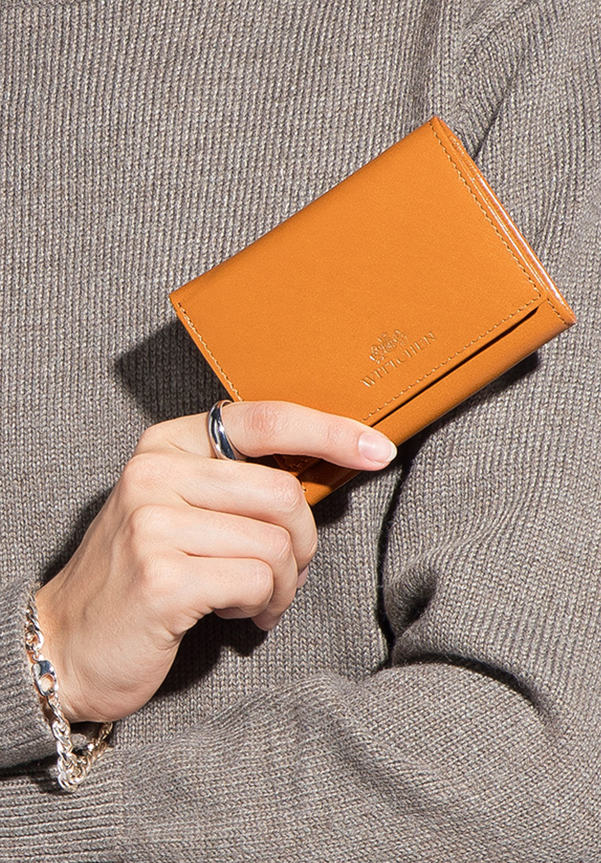 Damski portfel z gładkiej skóry mały