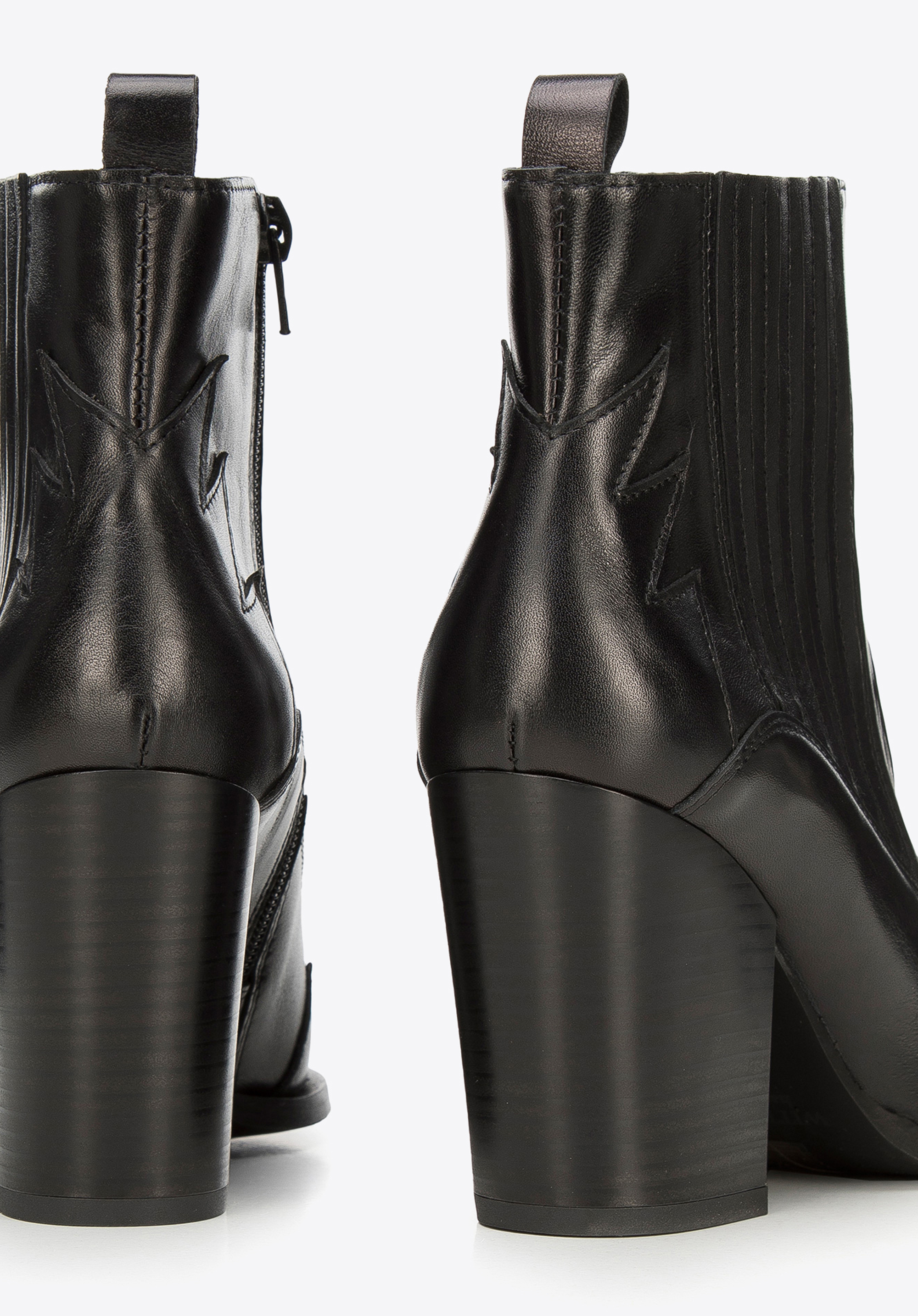 Kowbojki skórzane krótkie z kanciastym noskiem