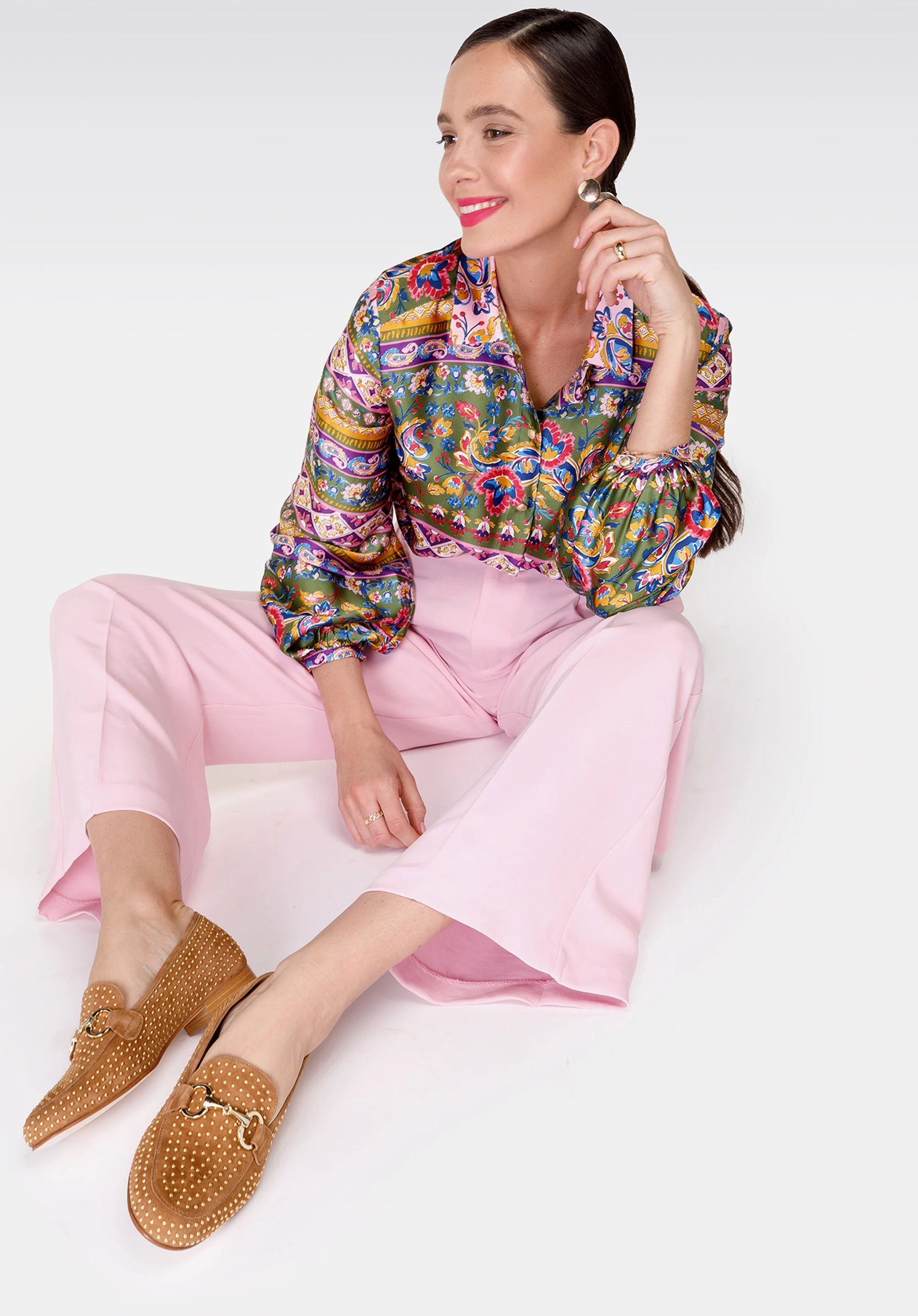 Damskie mokasyny zamszowe z nitami