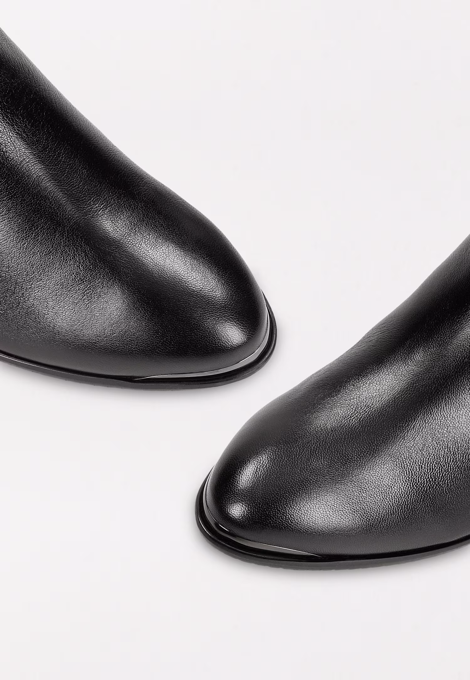 Czarne botki damskie PREMIUM z łączonych skór i z metalową ozdobą