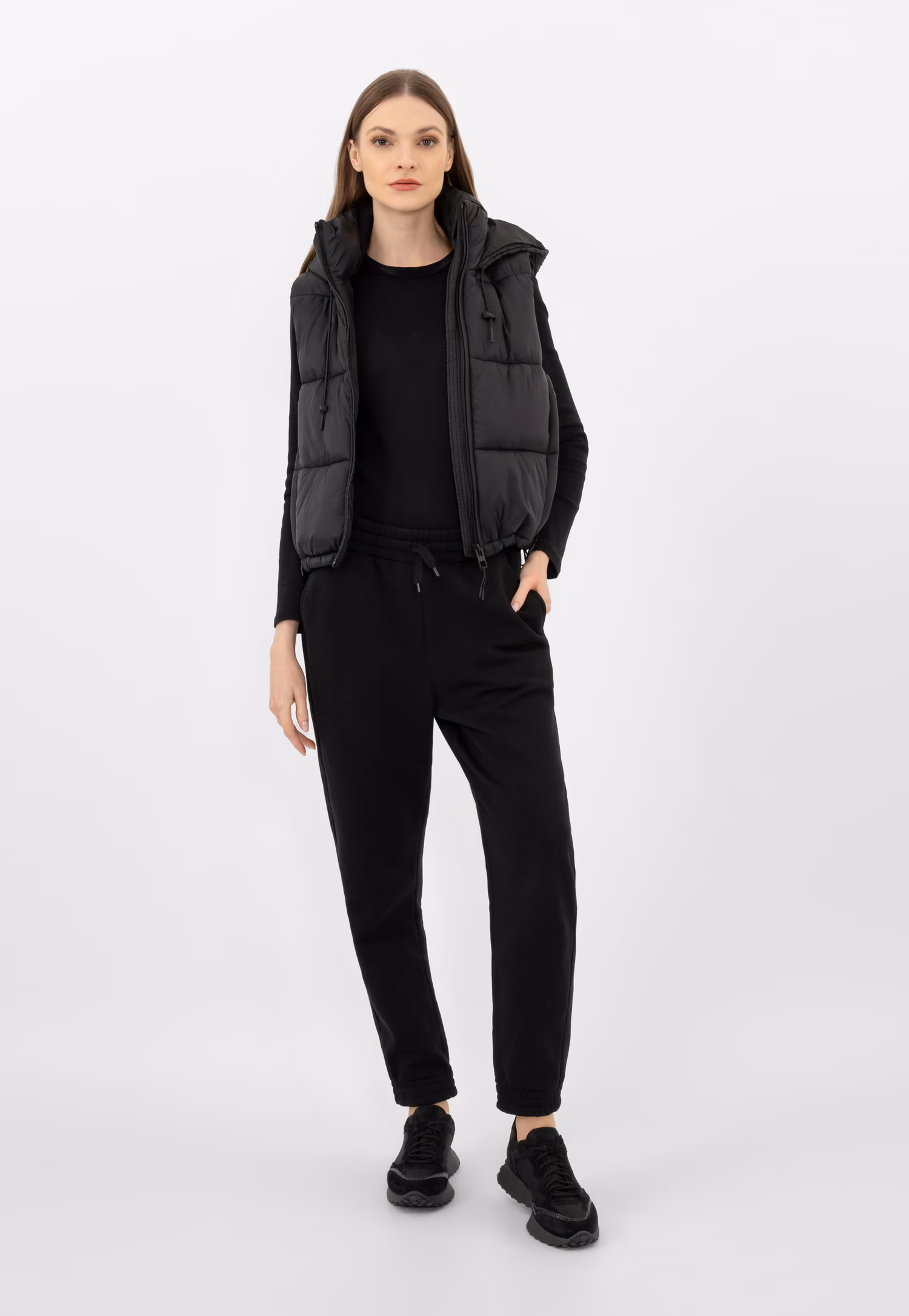 Czarne sneakersy damskie z łączonych materiałów