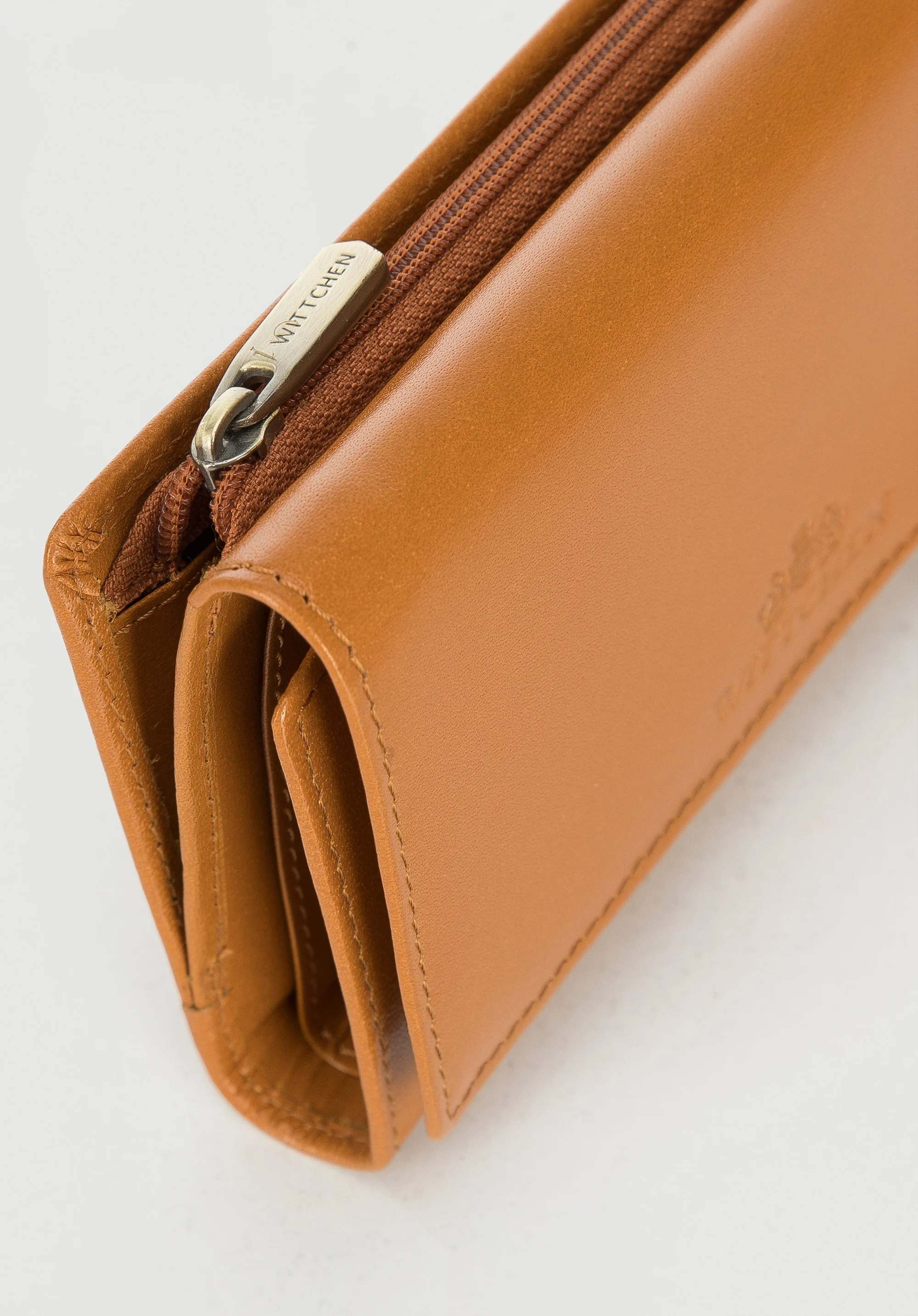 Damski portfel z gładkiej skóry średni