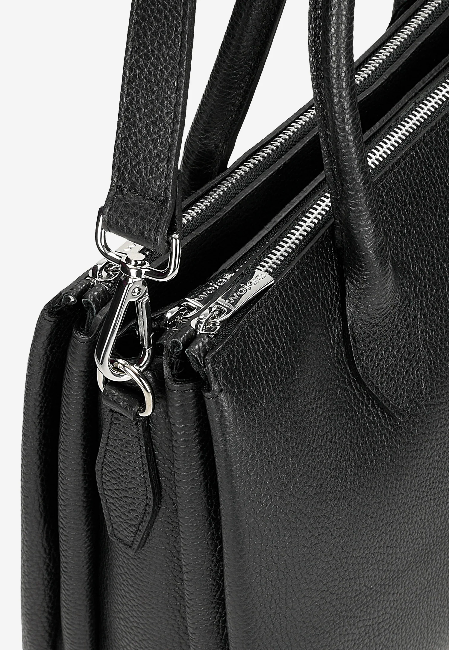 Skórzany kuferek damski w kolorze czarnym