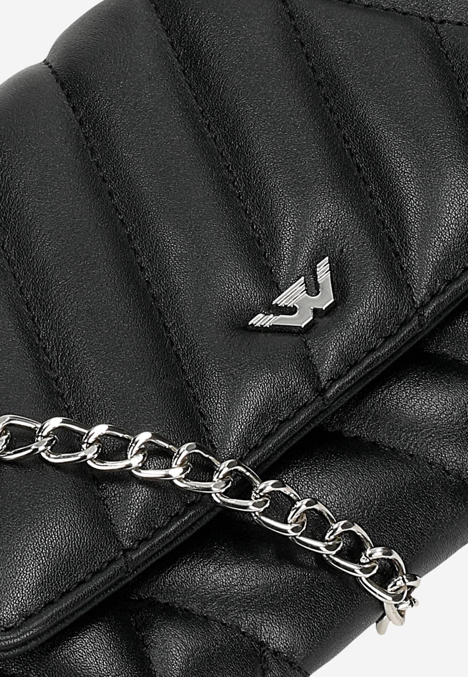 Czarna pikowana torebka kopertówka