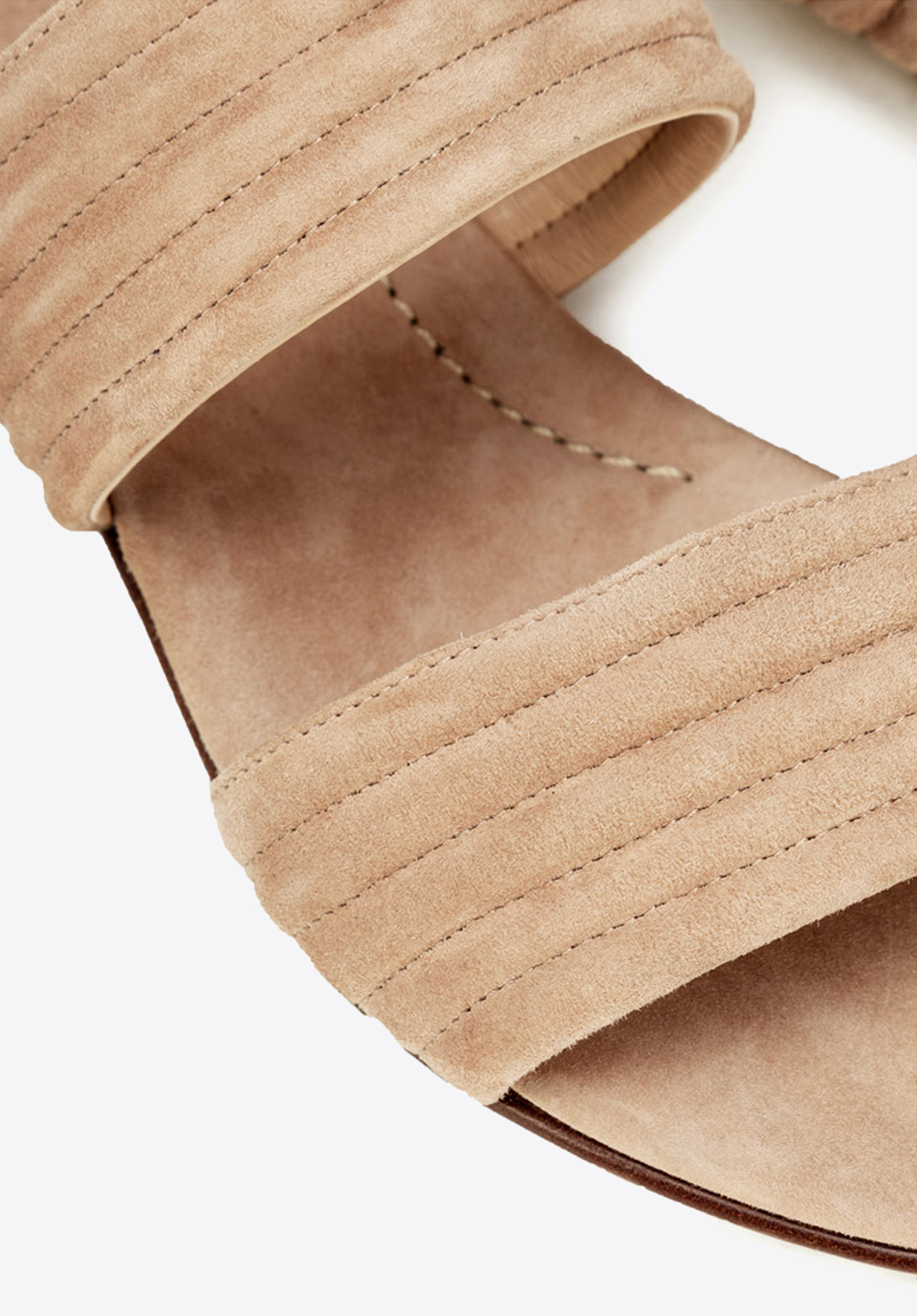 Damskie sandały zamszowe pikowane